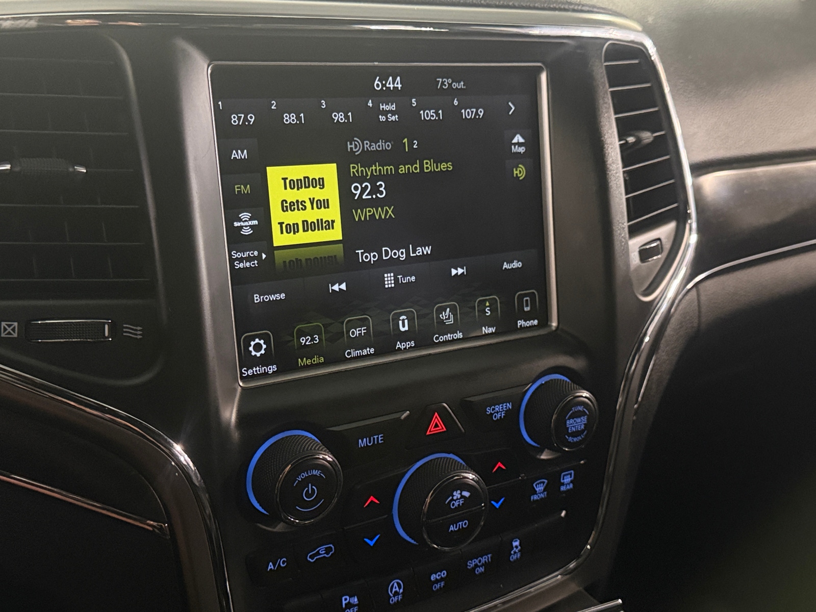 Thumbnail: 2018 Jeep Grand Cherokee - 3