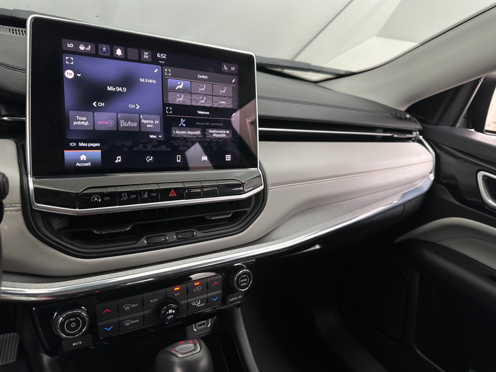 Thumbnail: 2022 Jeep Compass - 3