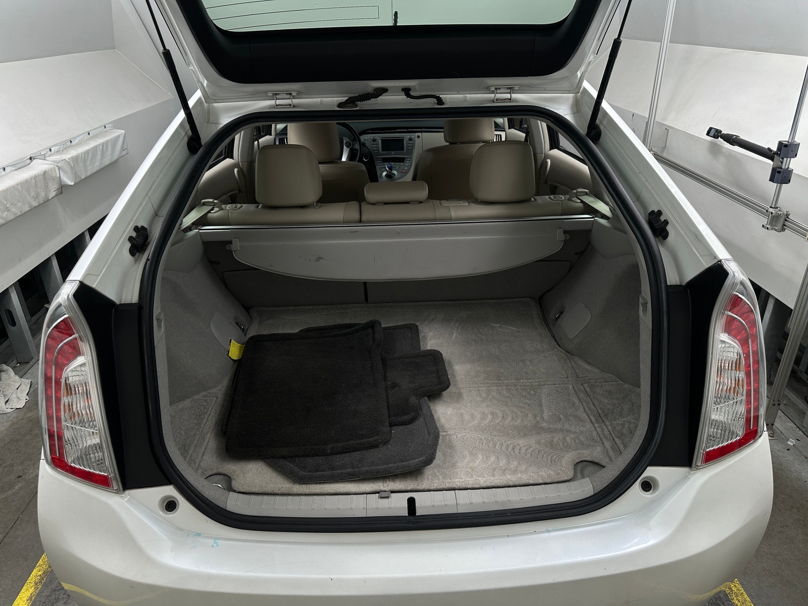Thumbnail: 2014 Toyota Prius - 7