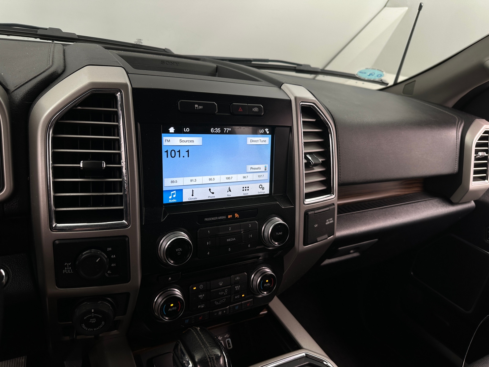 Thumbnail: 2016 Ford Econoline - 3