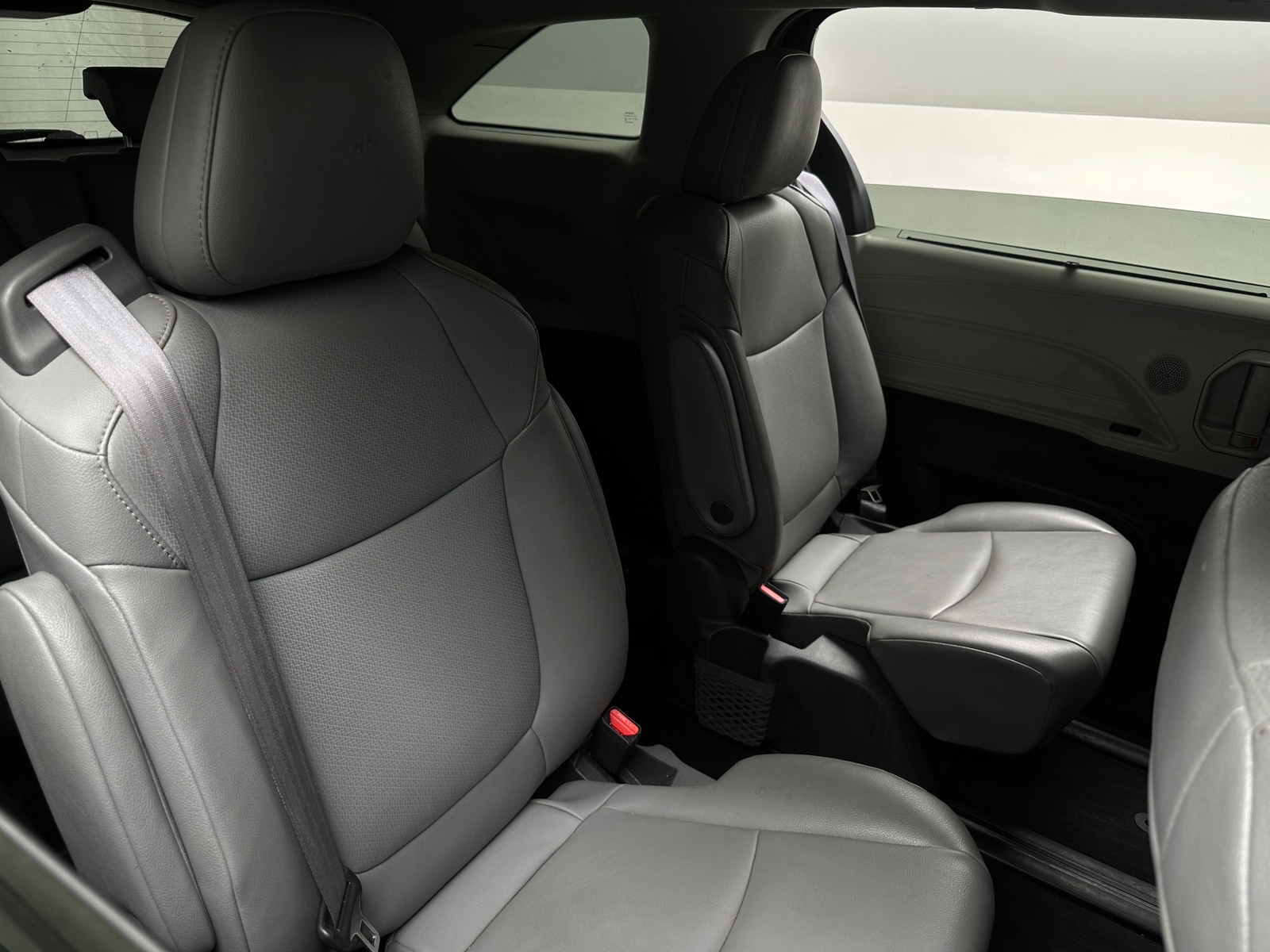 Thumbnail: 2021 Toyota Sienna - 5