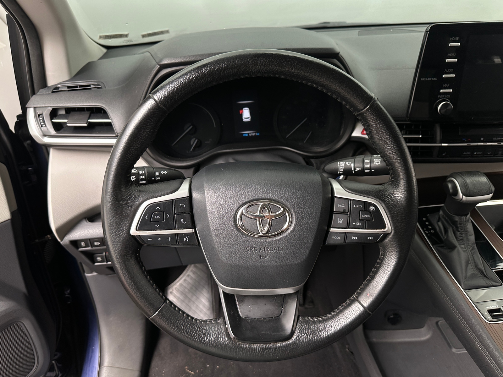 Thumbnail: 2021 Toyota Sienna - 4