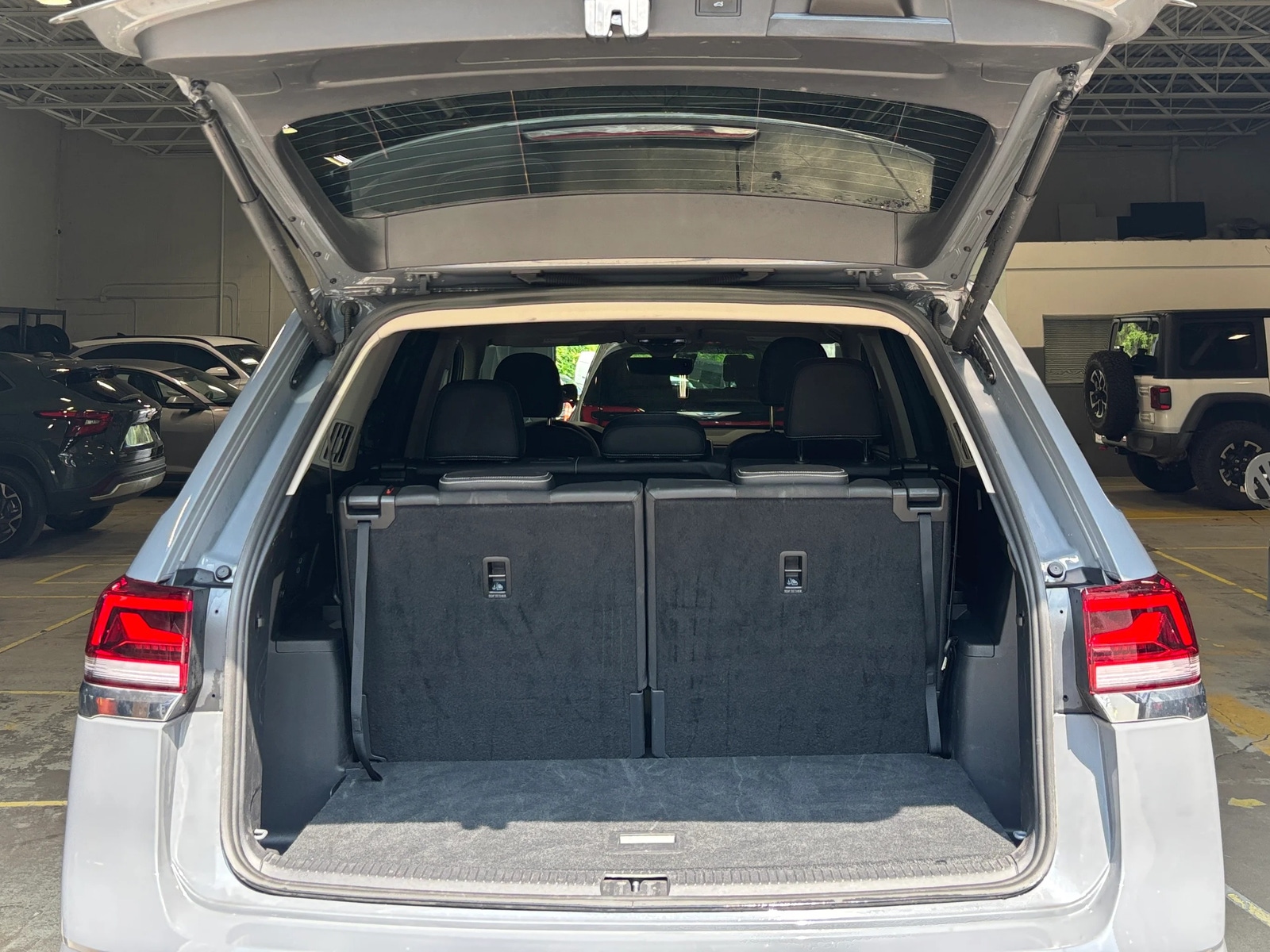 Thumbnail: 2026 Volkswagen Atlas - 6