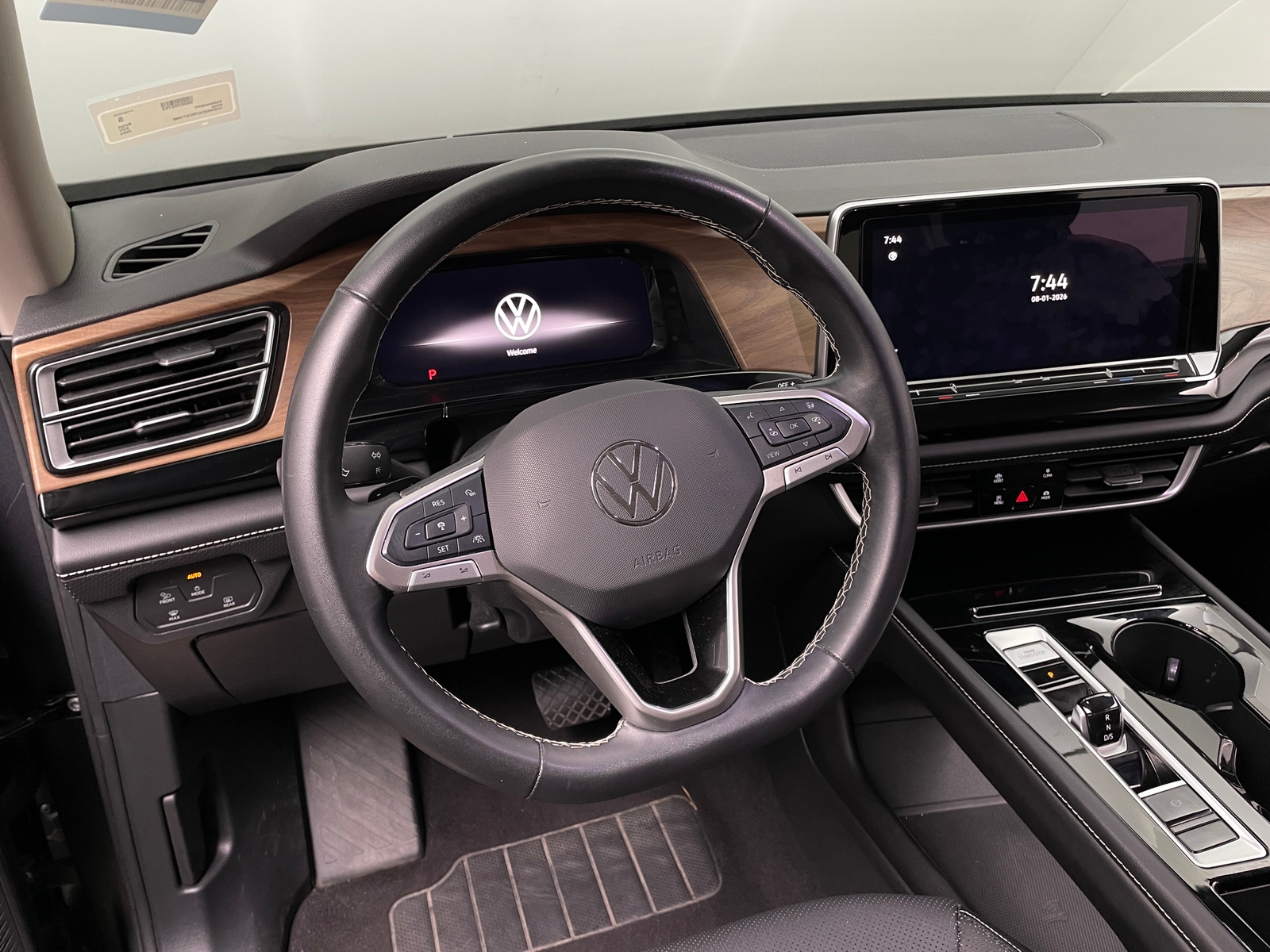 Thumbnail: 2024 Volkswagen Atlas - 4
