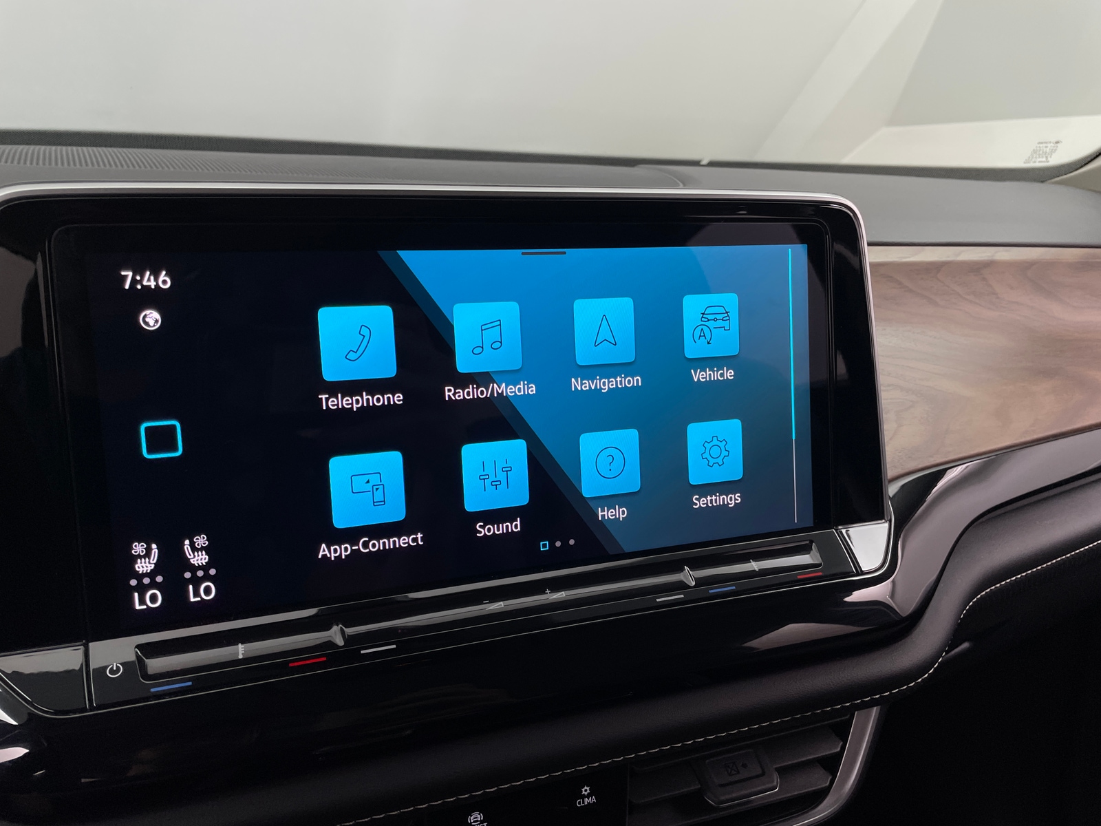 Thumbnail: 2024 Volkswagen Atlas - 3