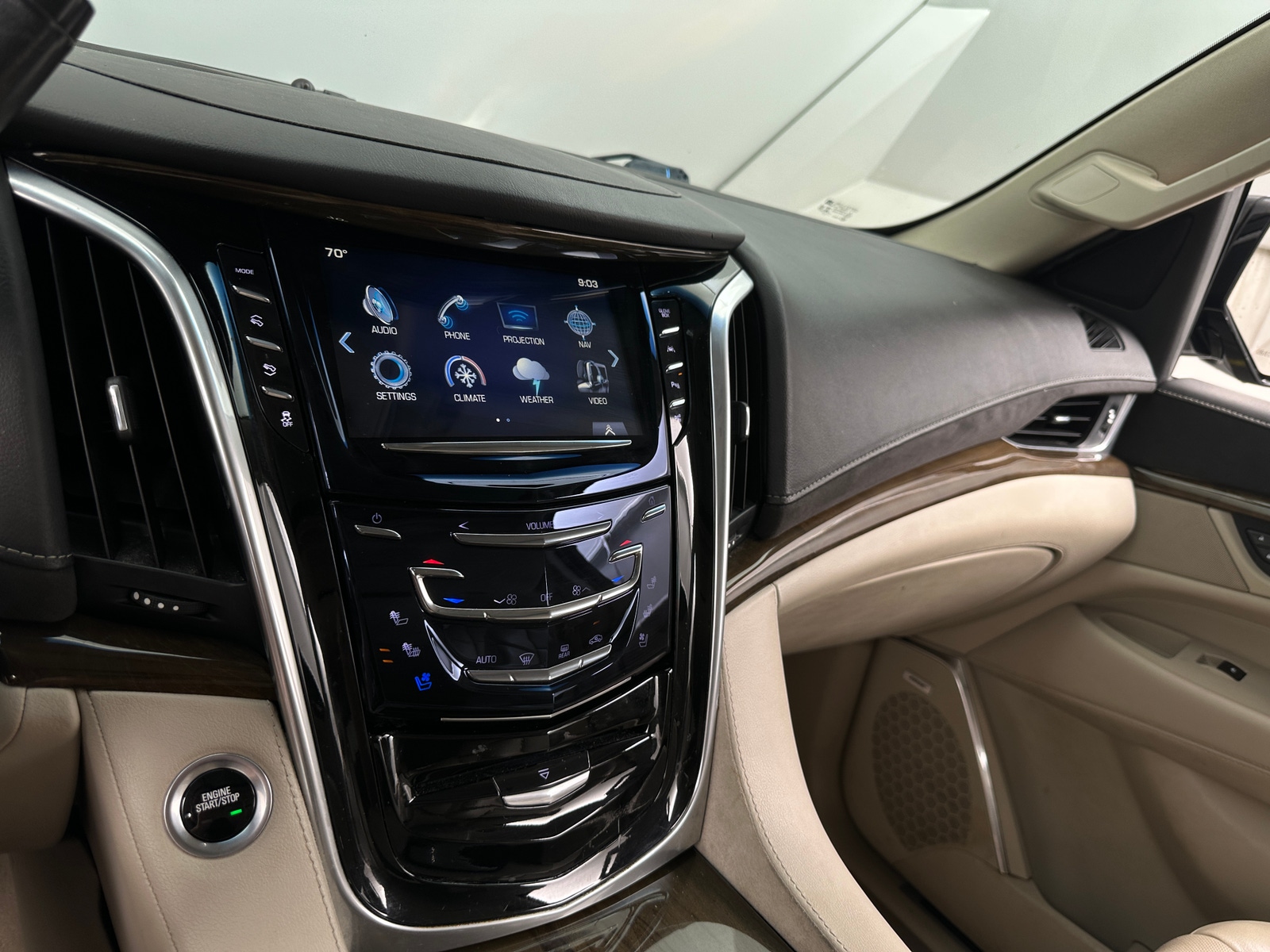 Thumbnail: 2019 Cadillac Escalade - 3