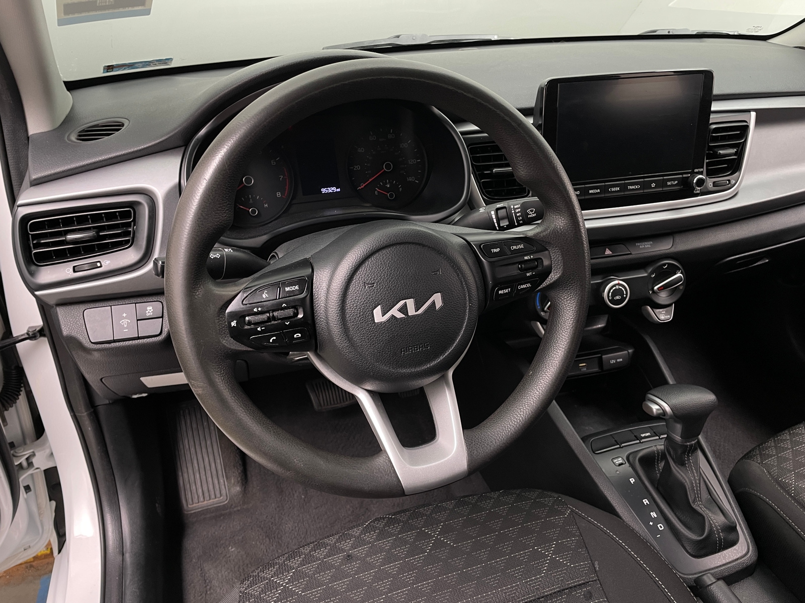 Thumbnail: 2023 Kia Rio - 5