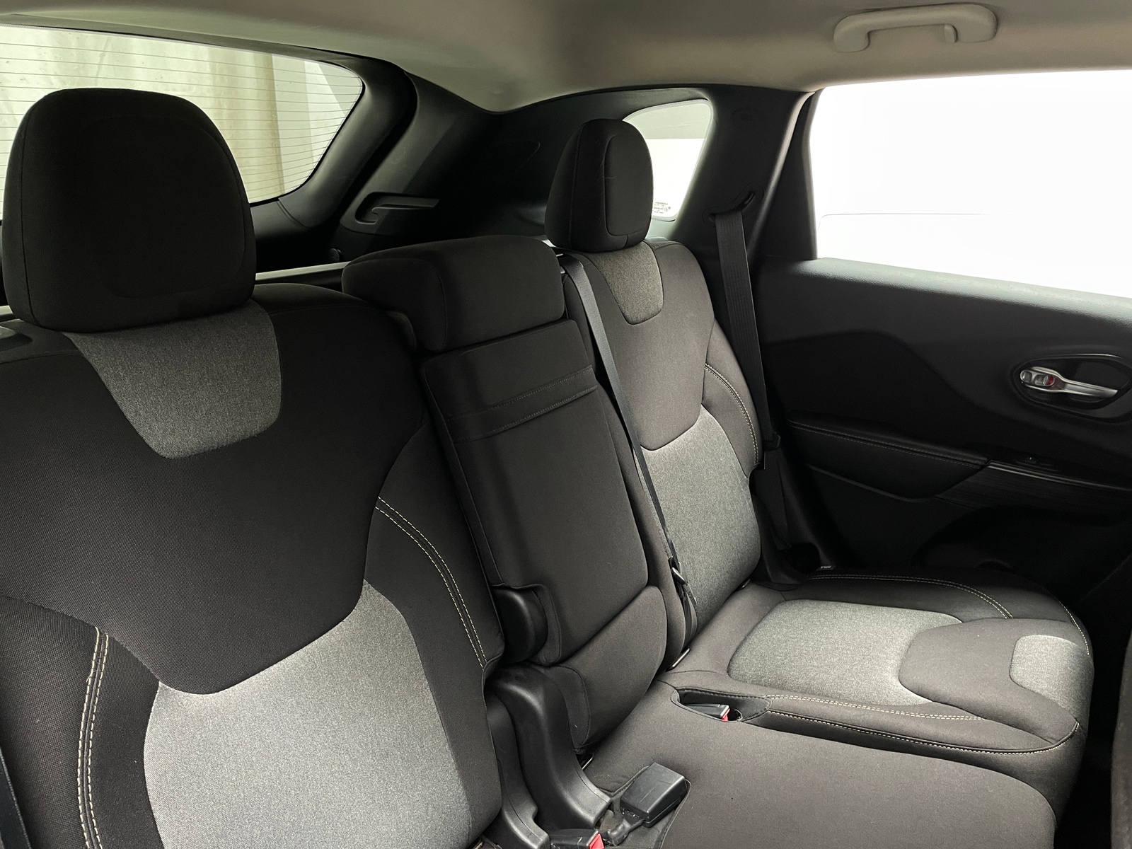 Thumbnail: 2015 Jeep Cherokee - 6