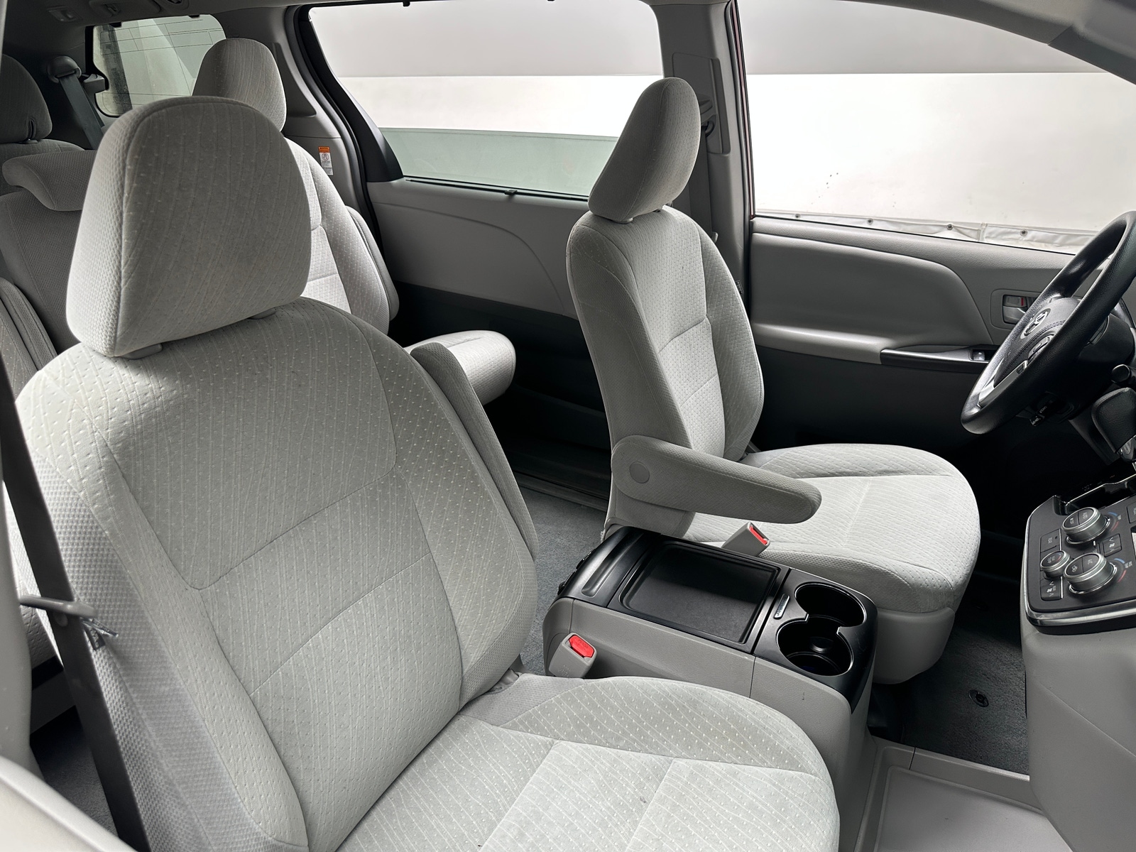 Thumbnail: 2019 Toyota Sienna - 2