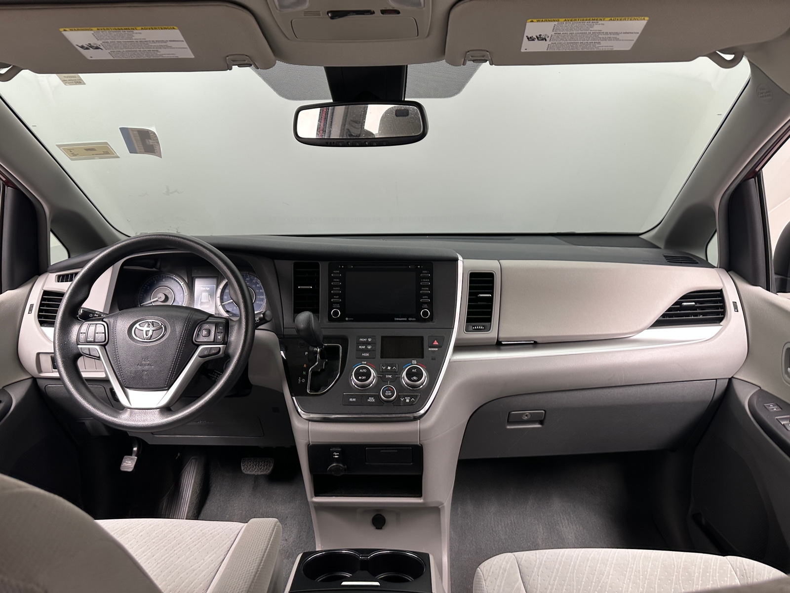 Thumbnail: 2019 Toyota Sienna - 3