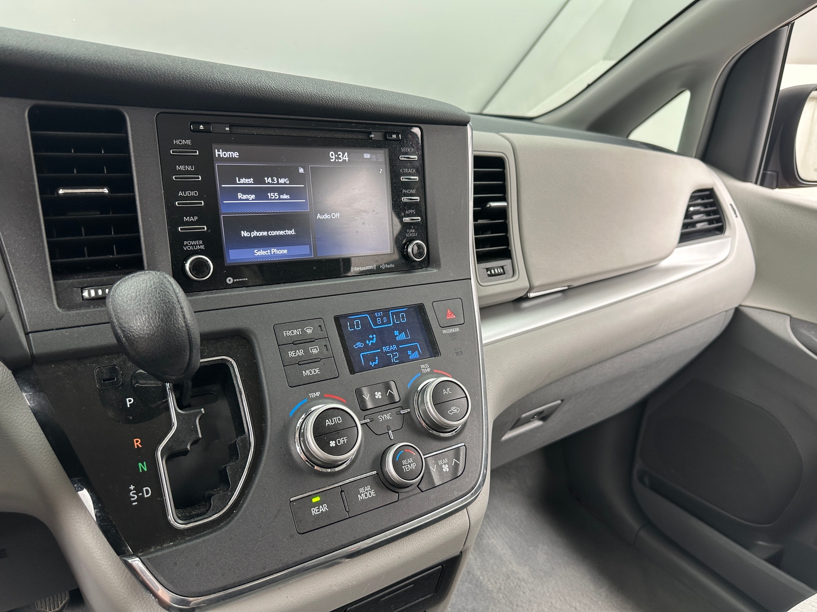 Thumbnail: 2019 Toyota Sienna - 4