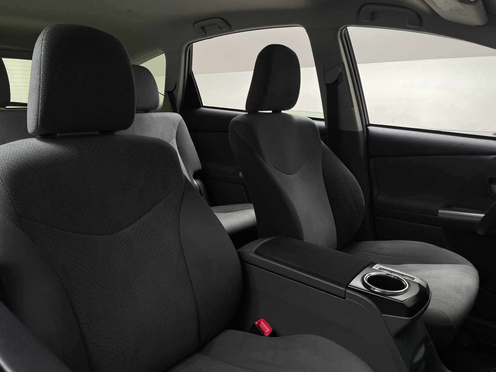 Thumbnail: 2012 Toyota Prius v - 2
