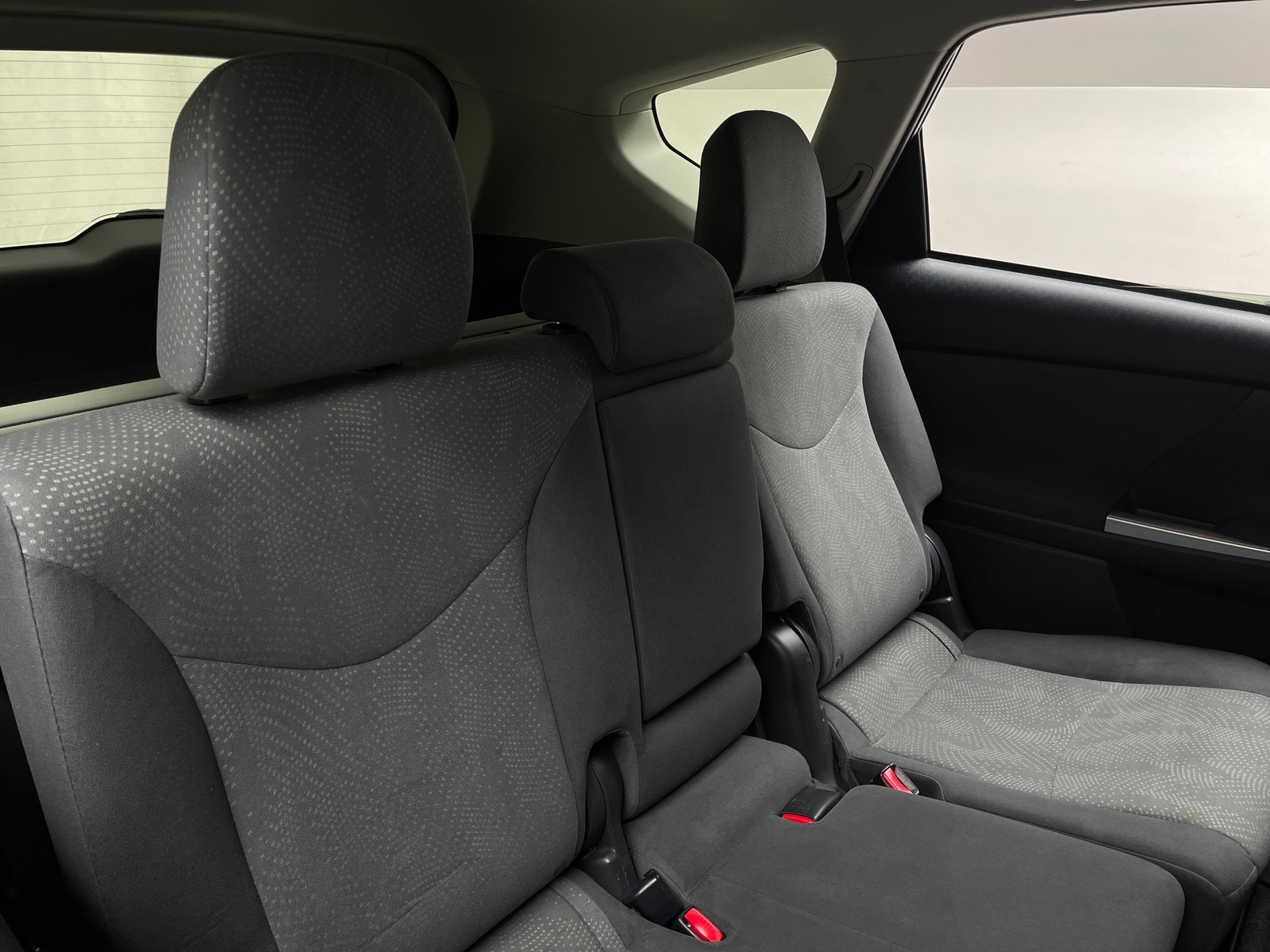 Thumbnail: 2012 Toyota Prius v - 6