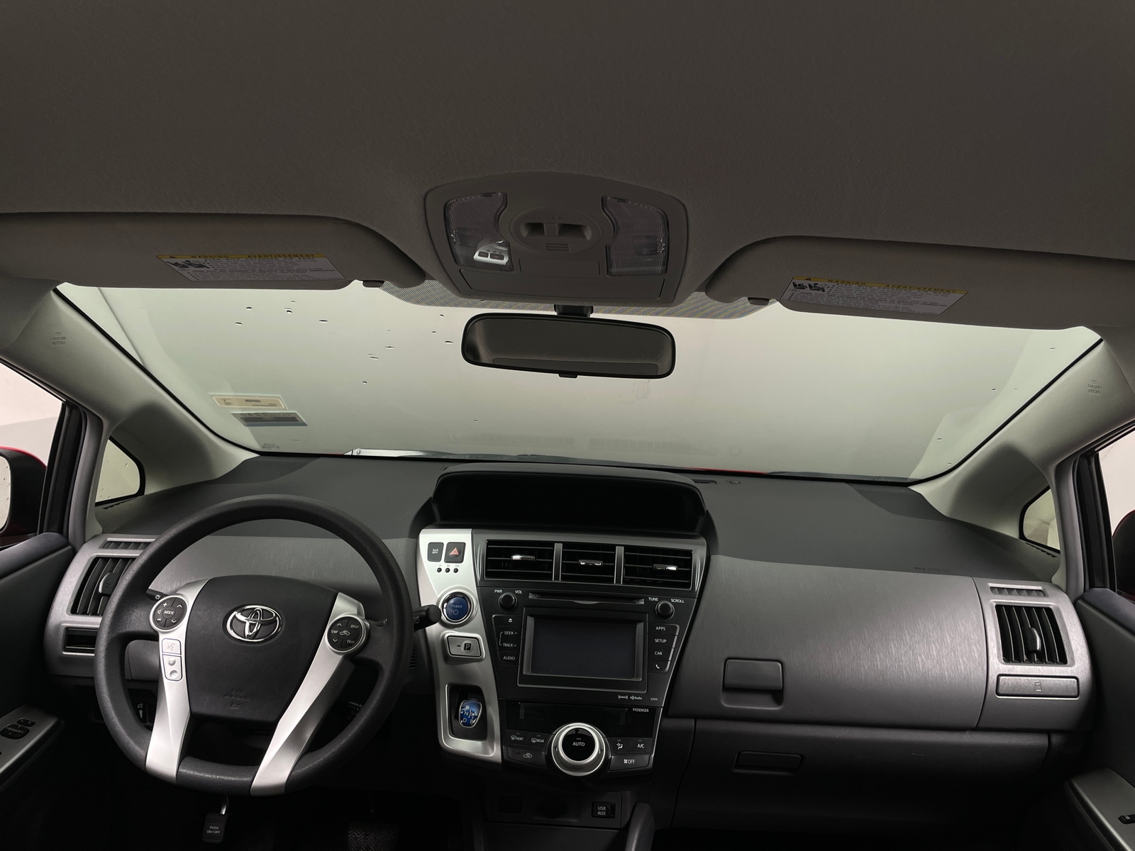 Thumbnail: 2012 Toyota Prius v - 3