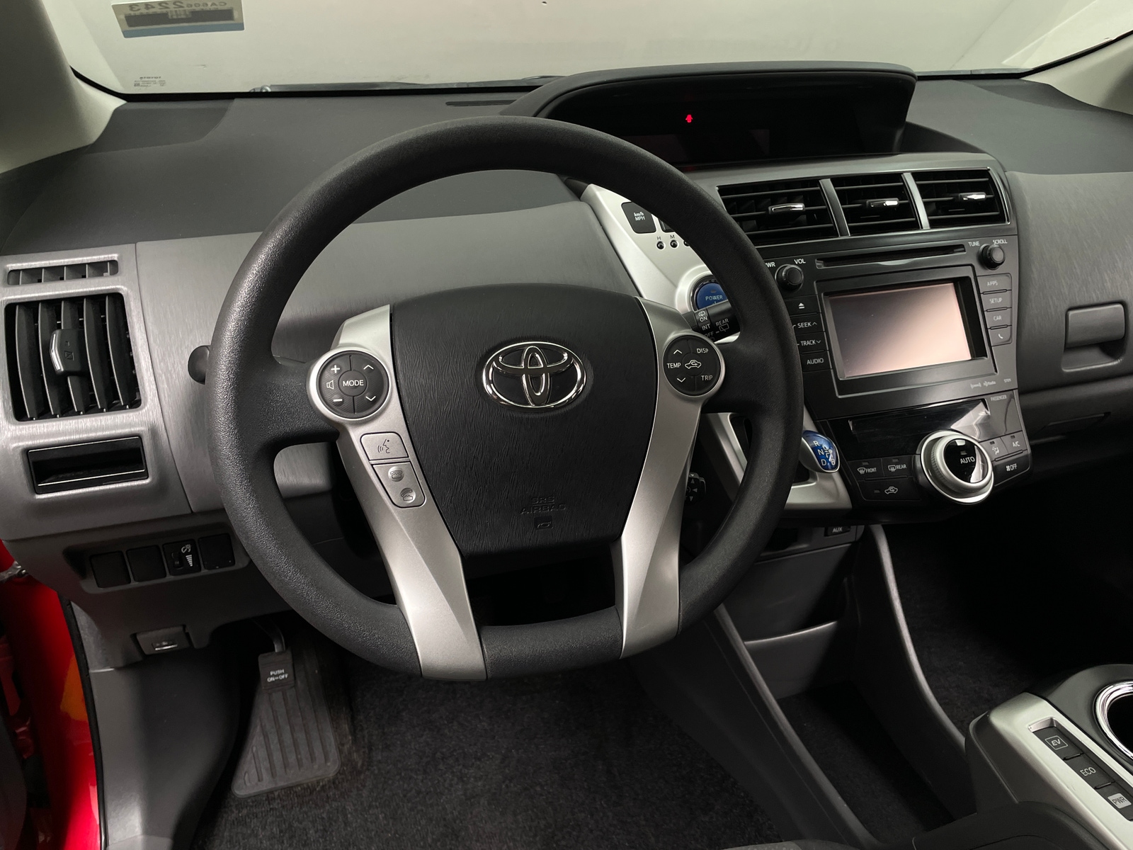 Thumbnail: 2012 Toyota Prius v - 5