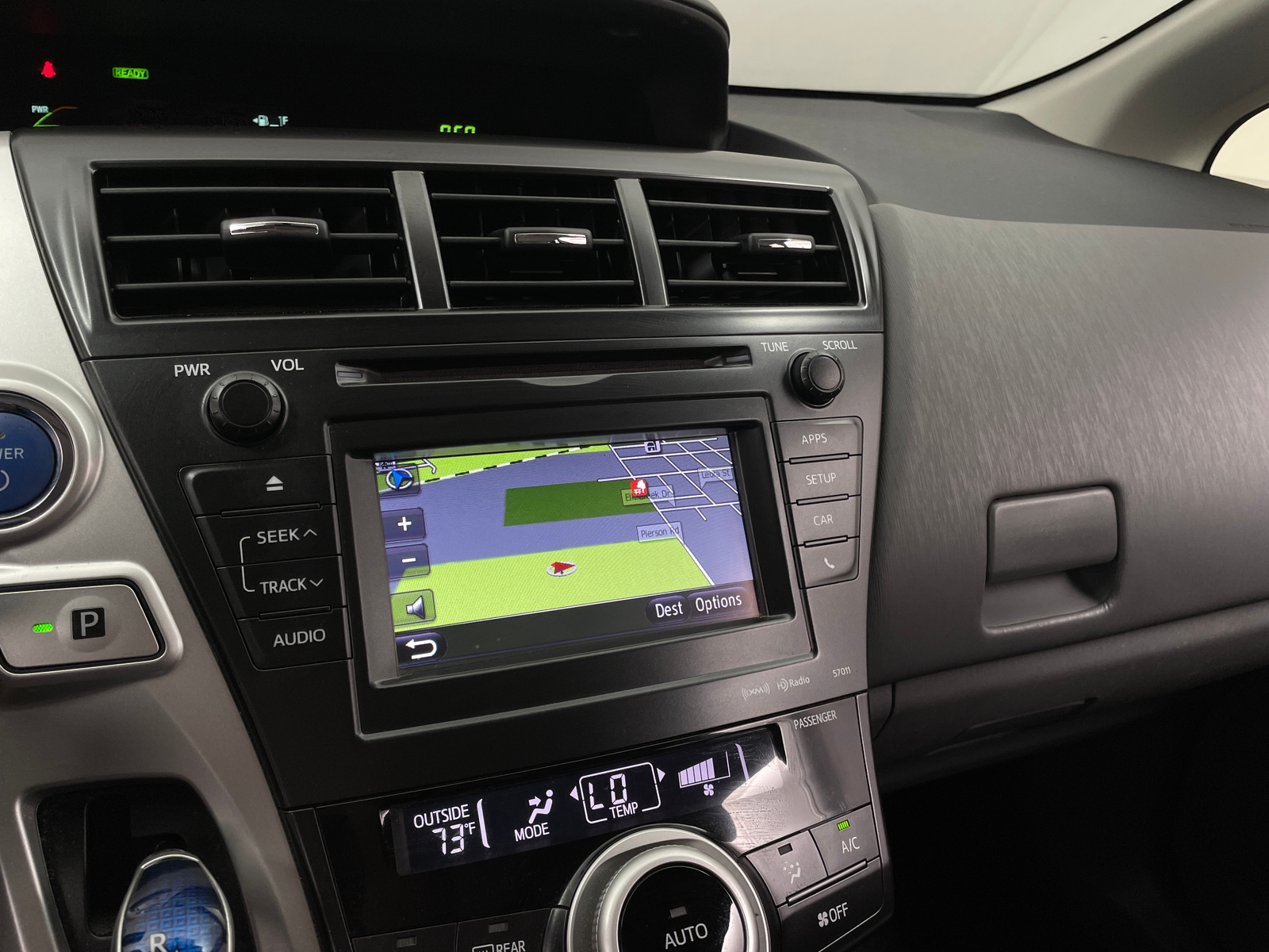 Thumbnail: 2012 Toyota Prius v - 4