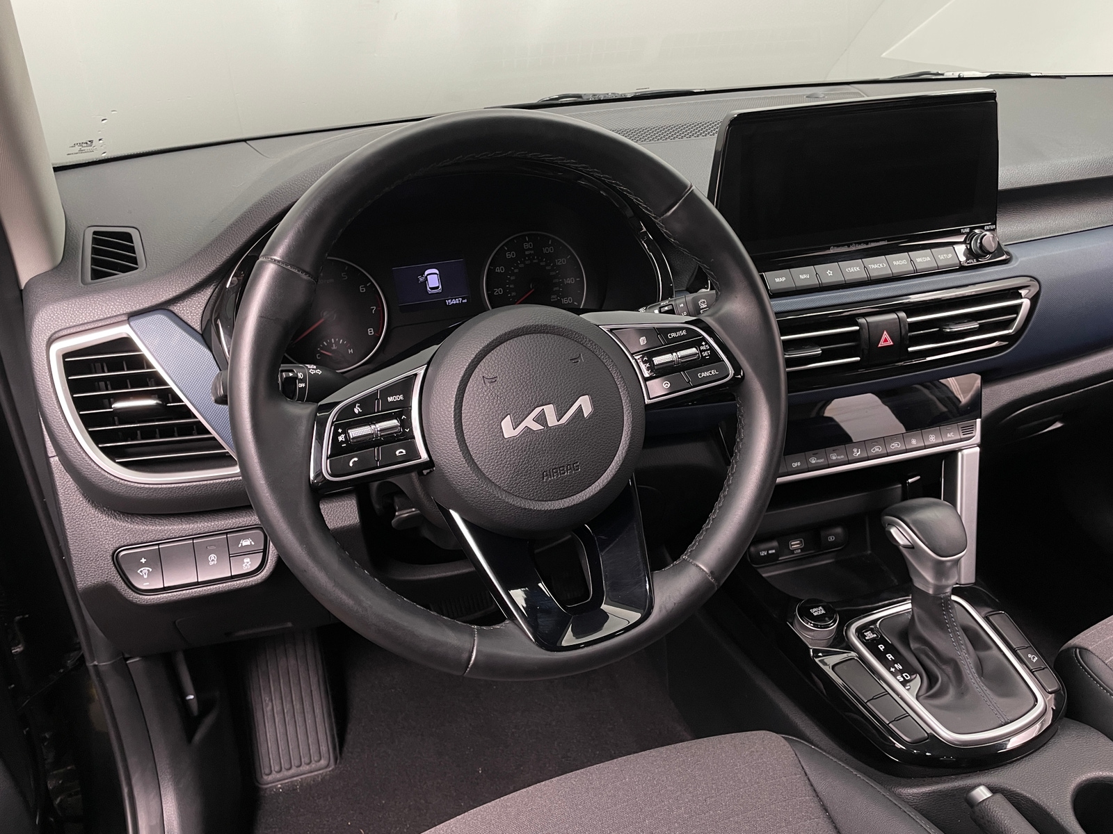 Thumbnail: 2023 Kia Seltos - 4