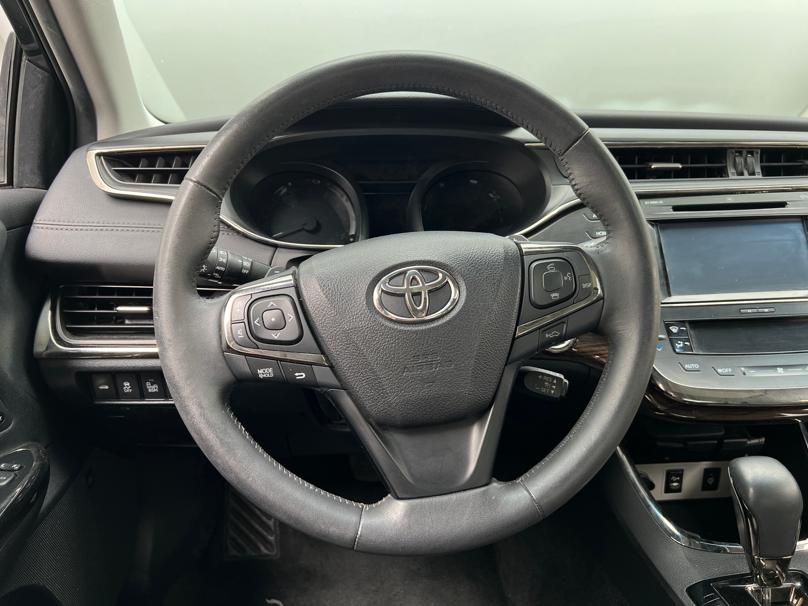 Thumbnail: 2015 Toyota Avalon - 4