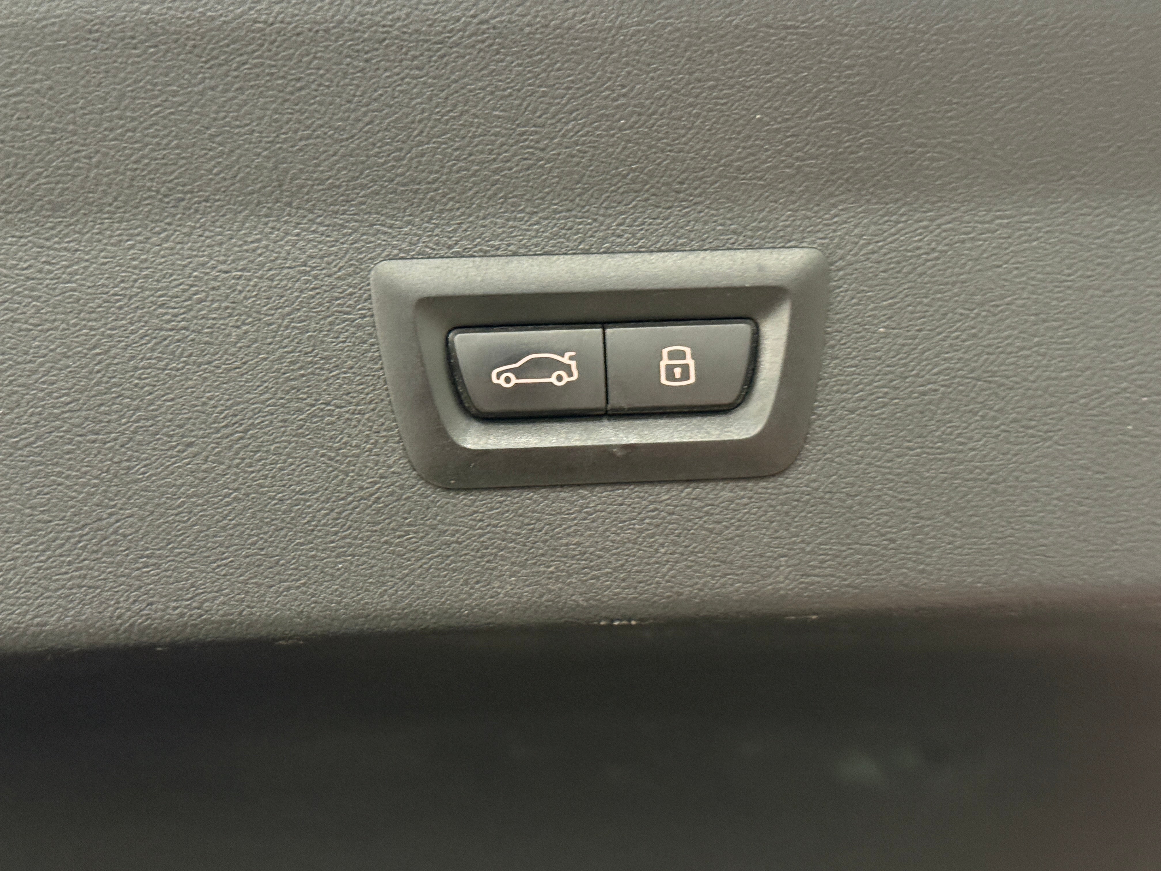 5UX43DT01R9T97477