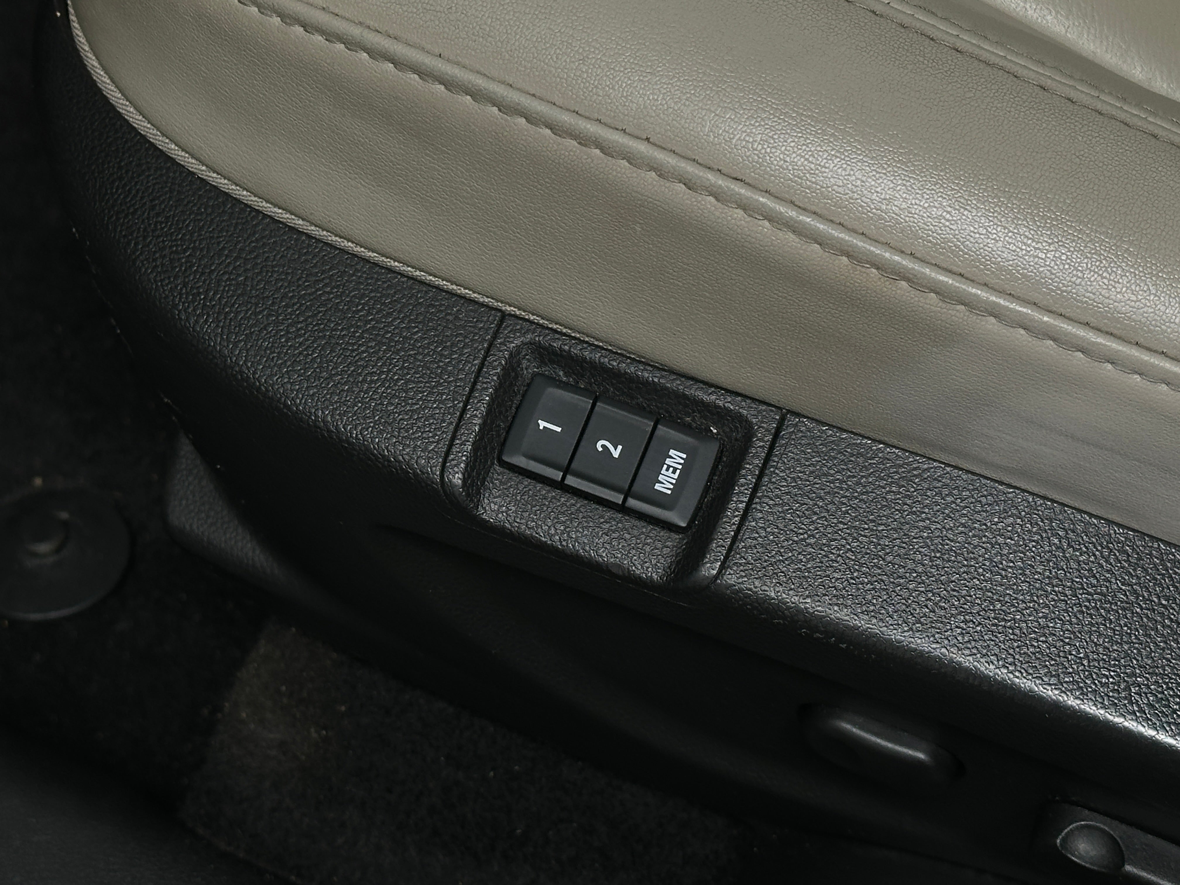 Used 2019 Buick Encore Essence with VIN KL4CJCSM8KB732132 for sale in Pewaukee, WI