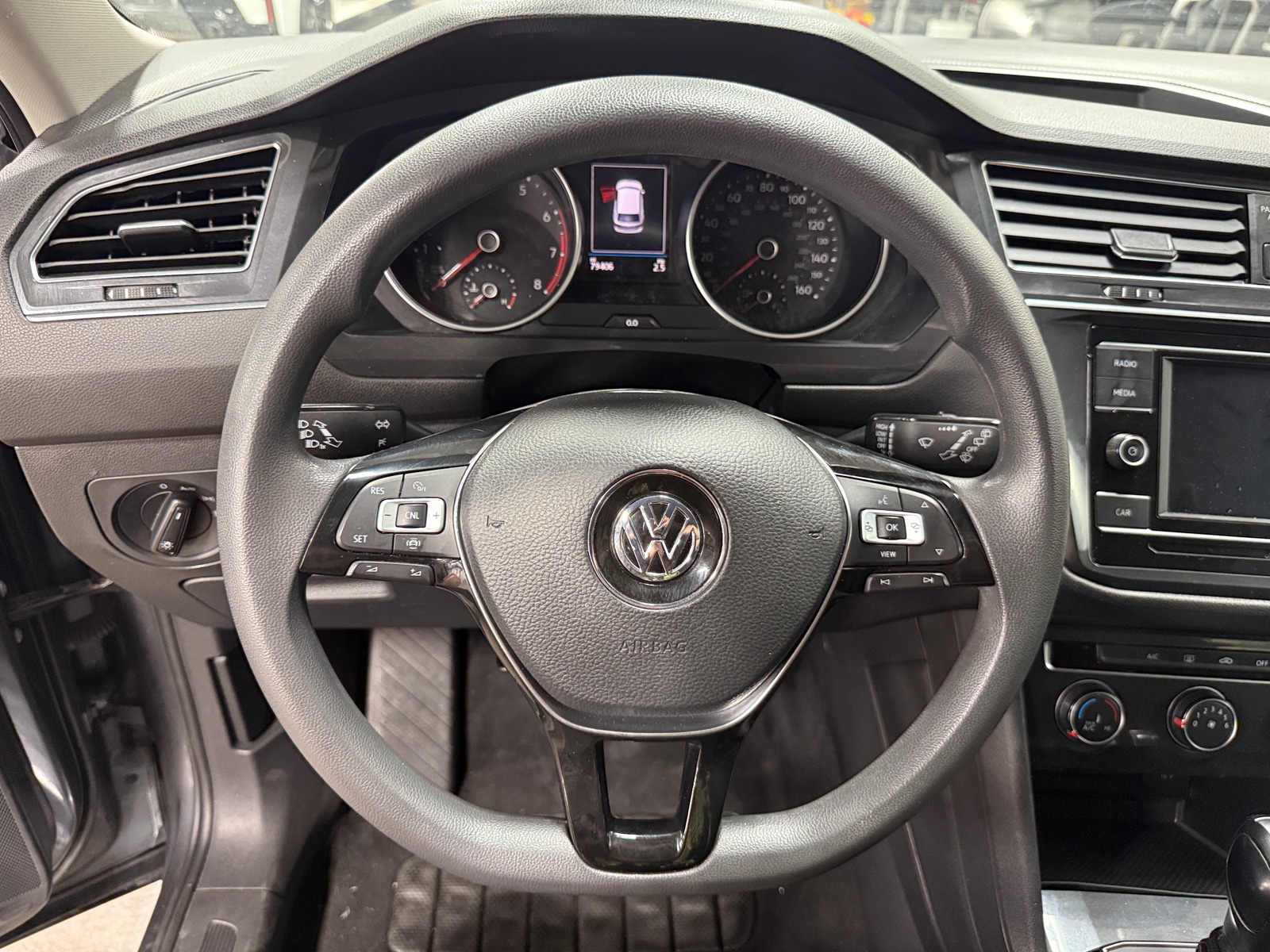 Thumbnail: 2019 Volkswagen Tiguan - 5
