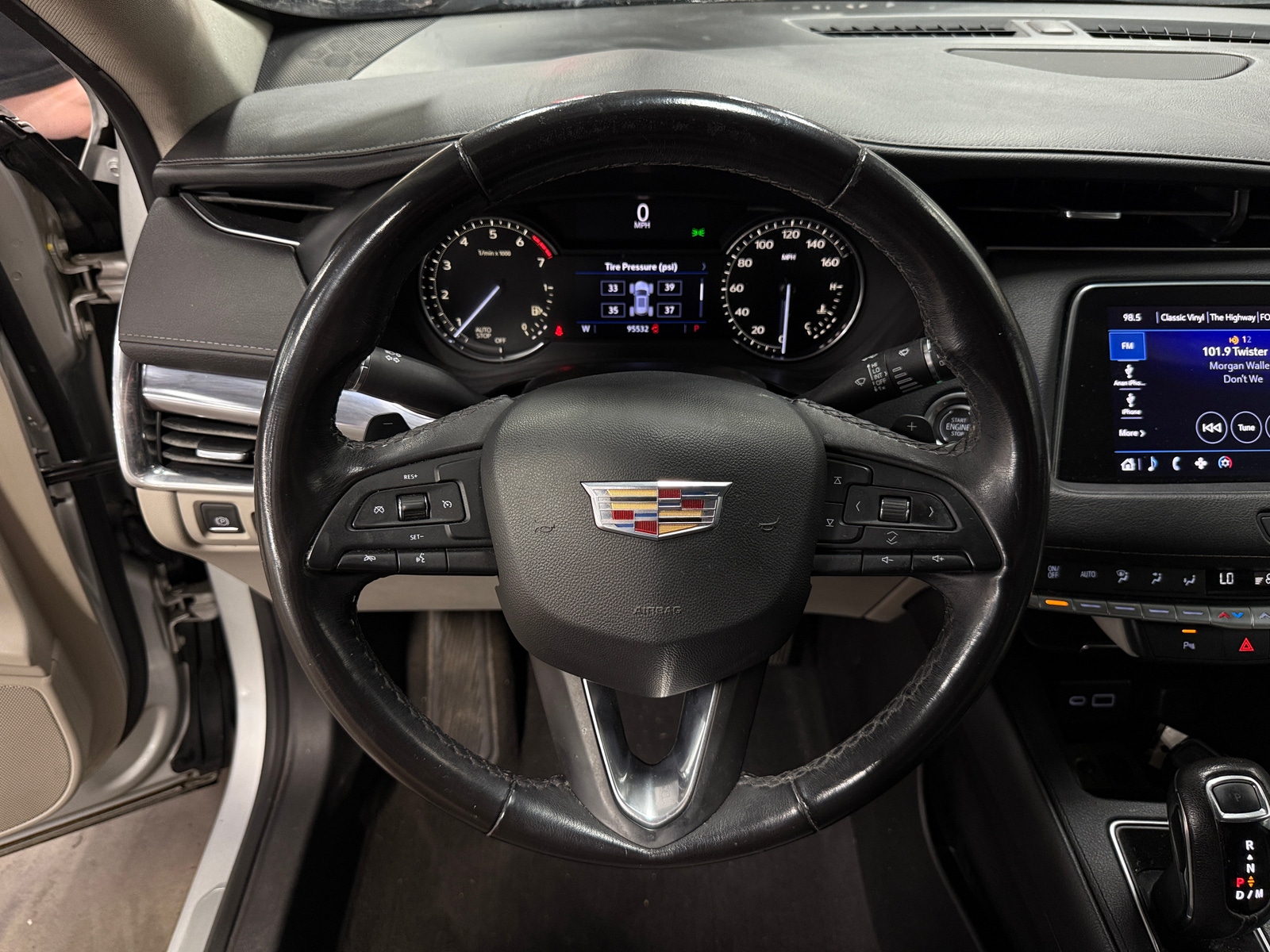 Thumbnail: 2019 Cadillac XT4 - 4