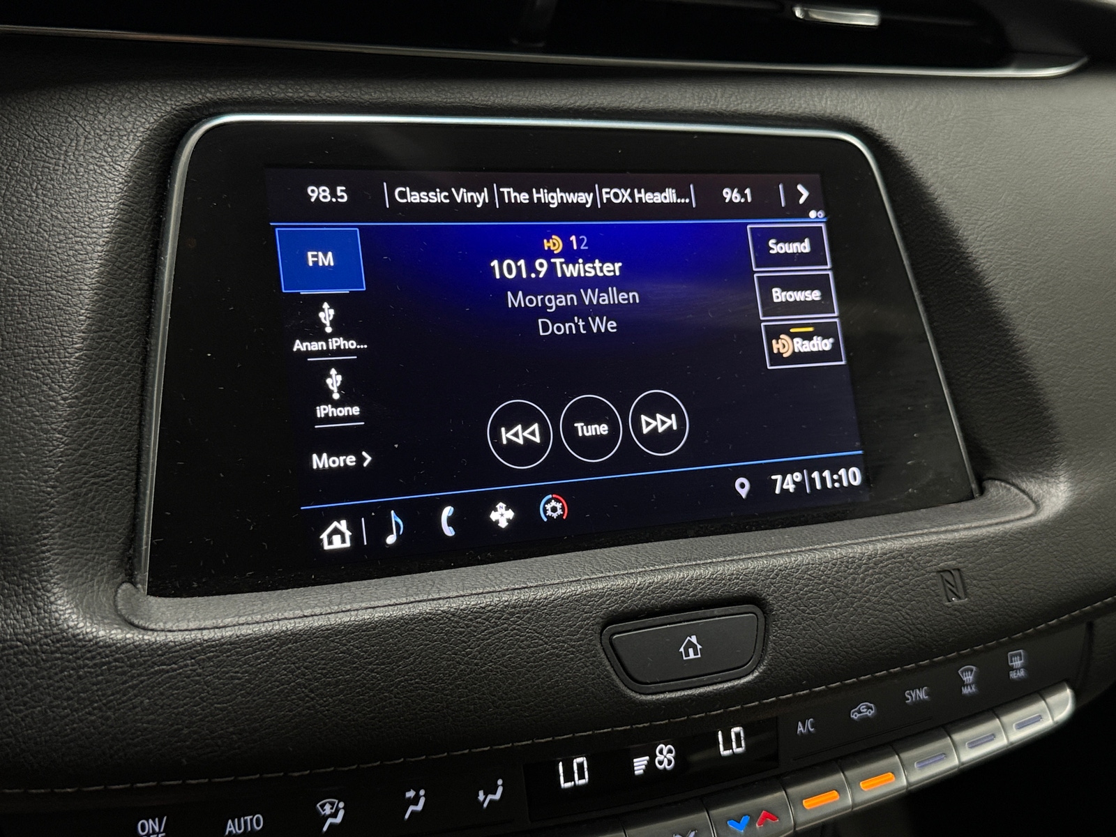 Thumbnail: 2019 Cadillac XT4 - 3