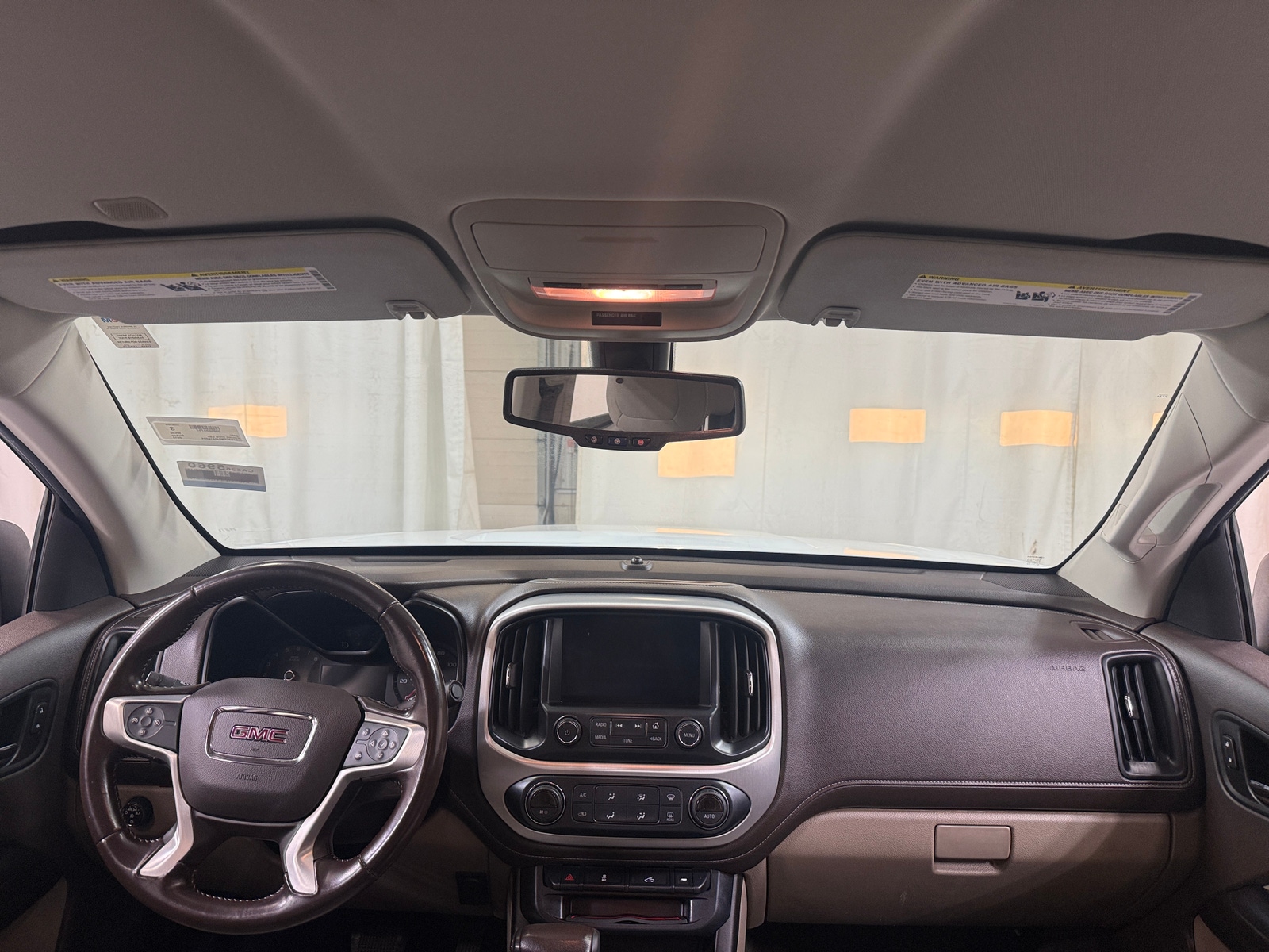 Thumbnail: 2018 GMC Canyon - 3