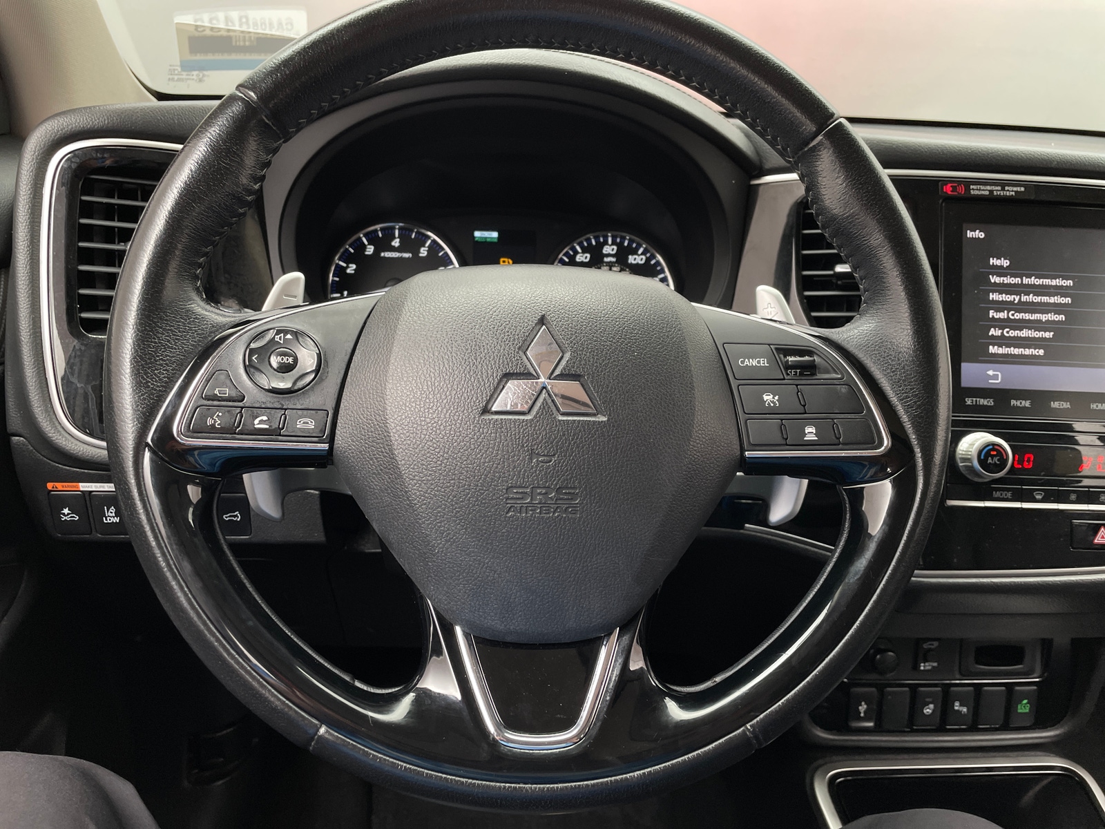 Thumbnail: 2020 Mitsubishi Outlander - 4