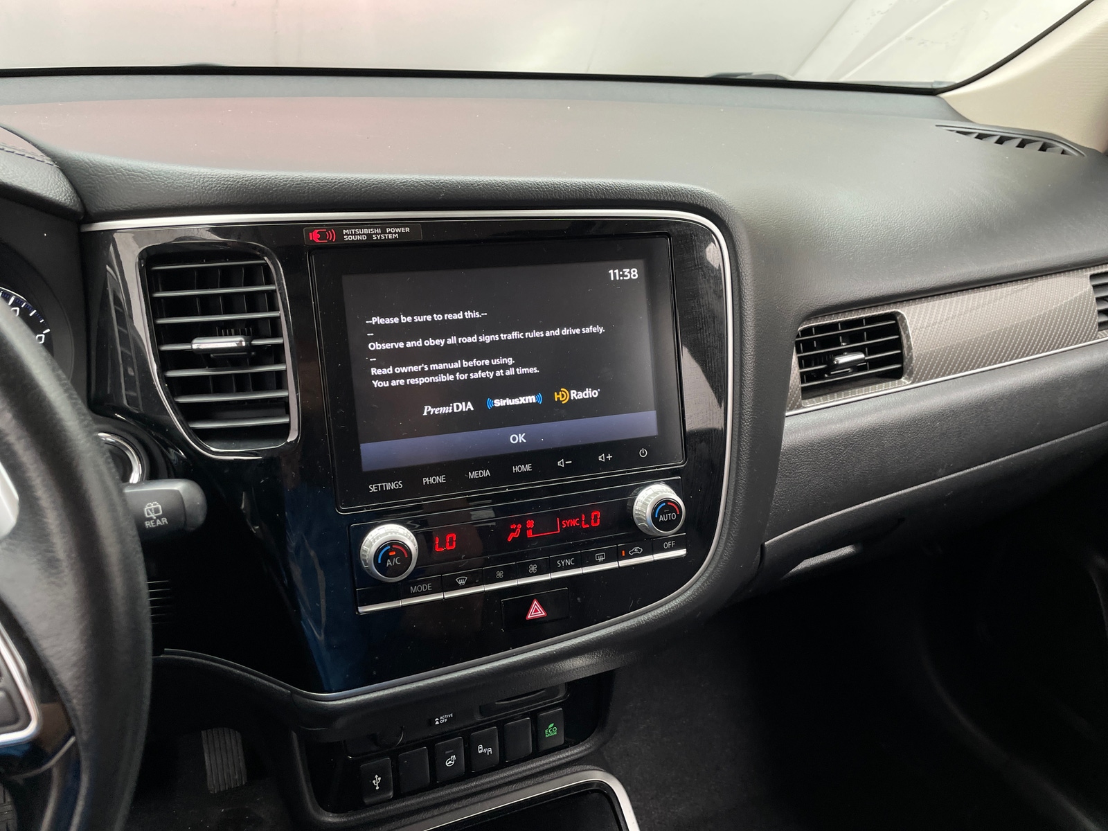 Thumbnail: 2020 Mitsubishi Outlander - 3
