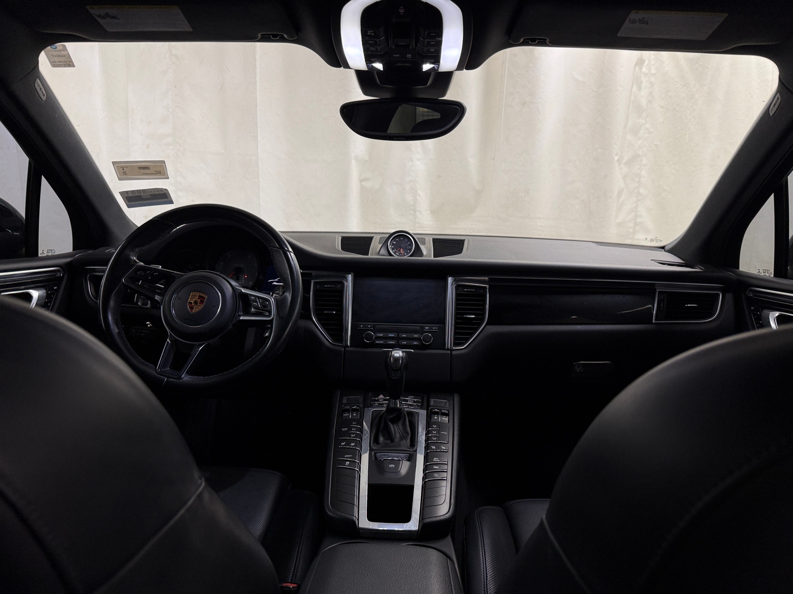 Thumbnail: 2018 Porsche Macan - 2