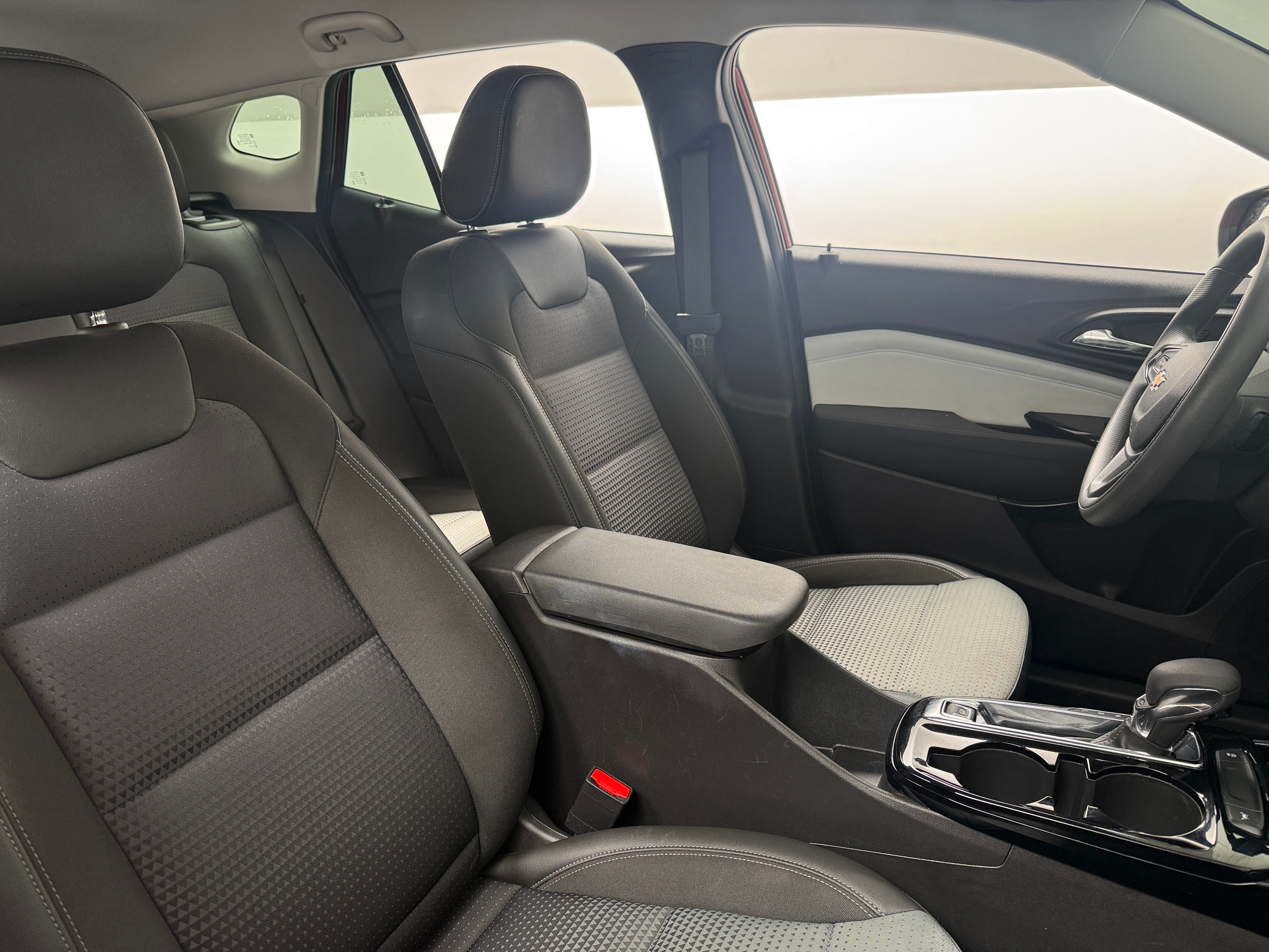 2025 Chevrolet Trax LT - Photo 7