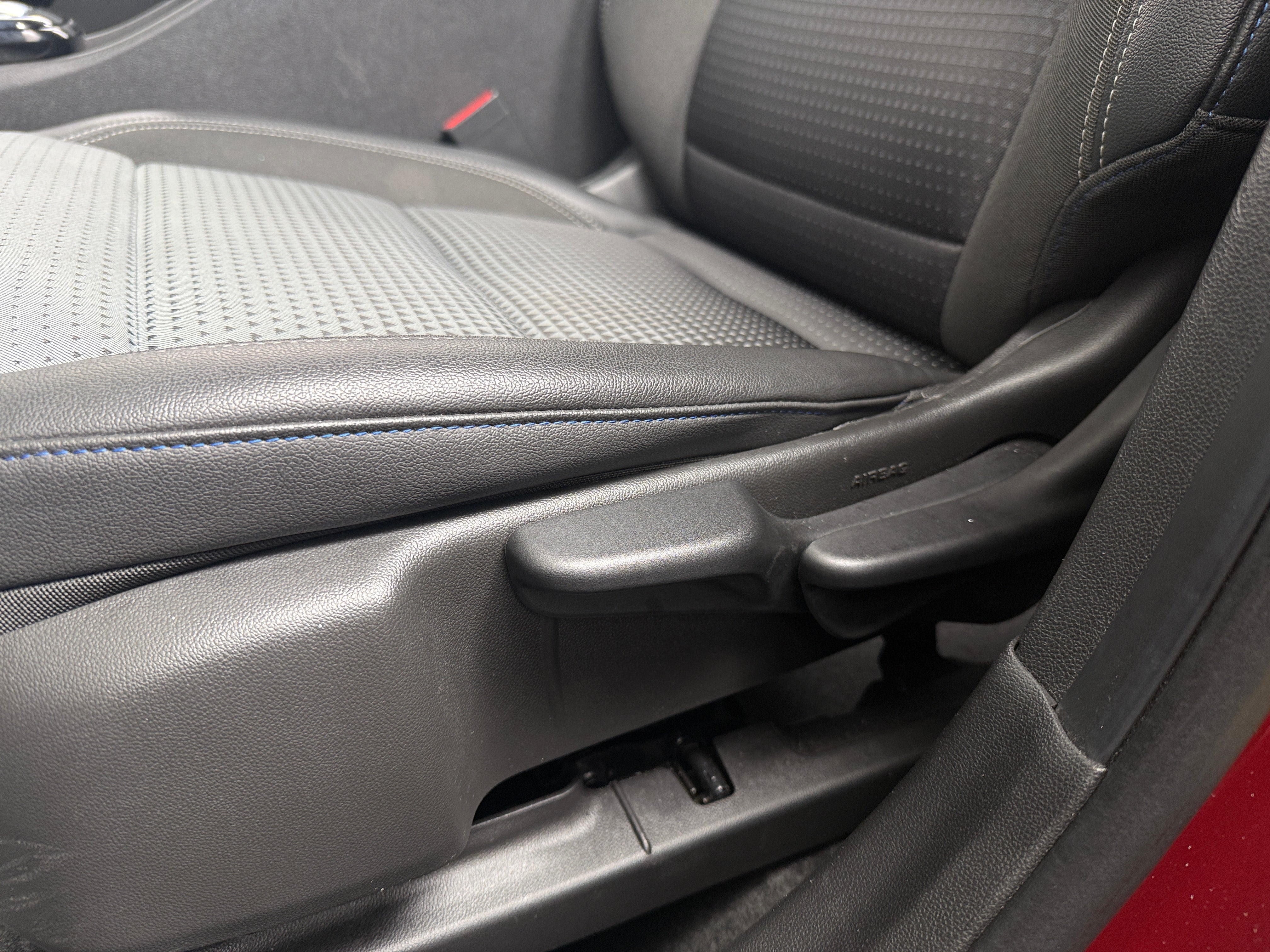 2025 Chevrolet Trax LT - Photo 2