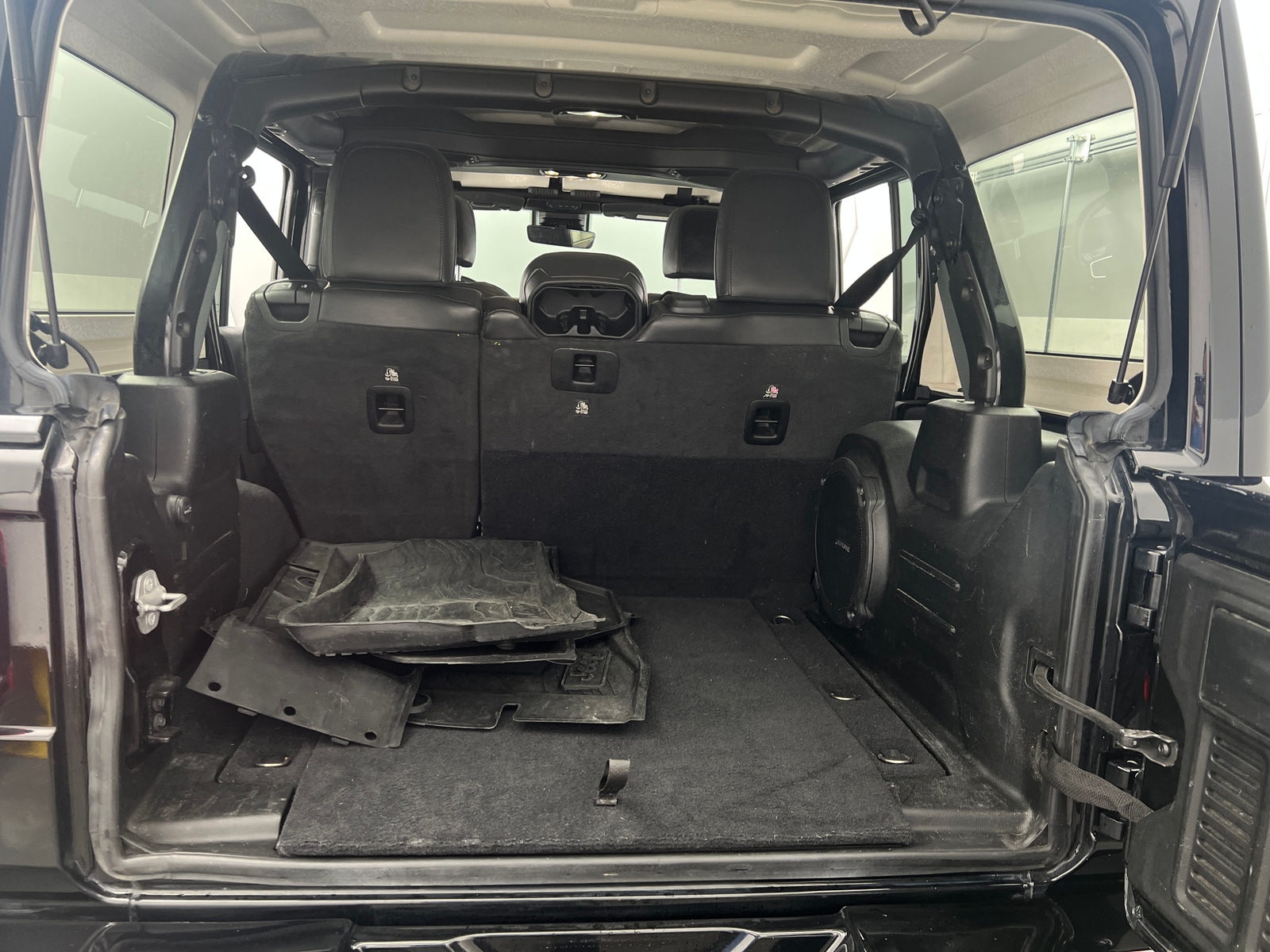 Thumbnail: 2020 Jeep Wrangler - 6