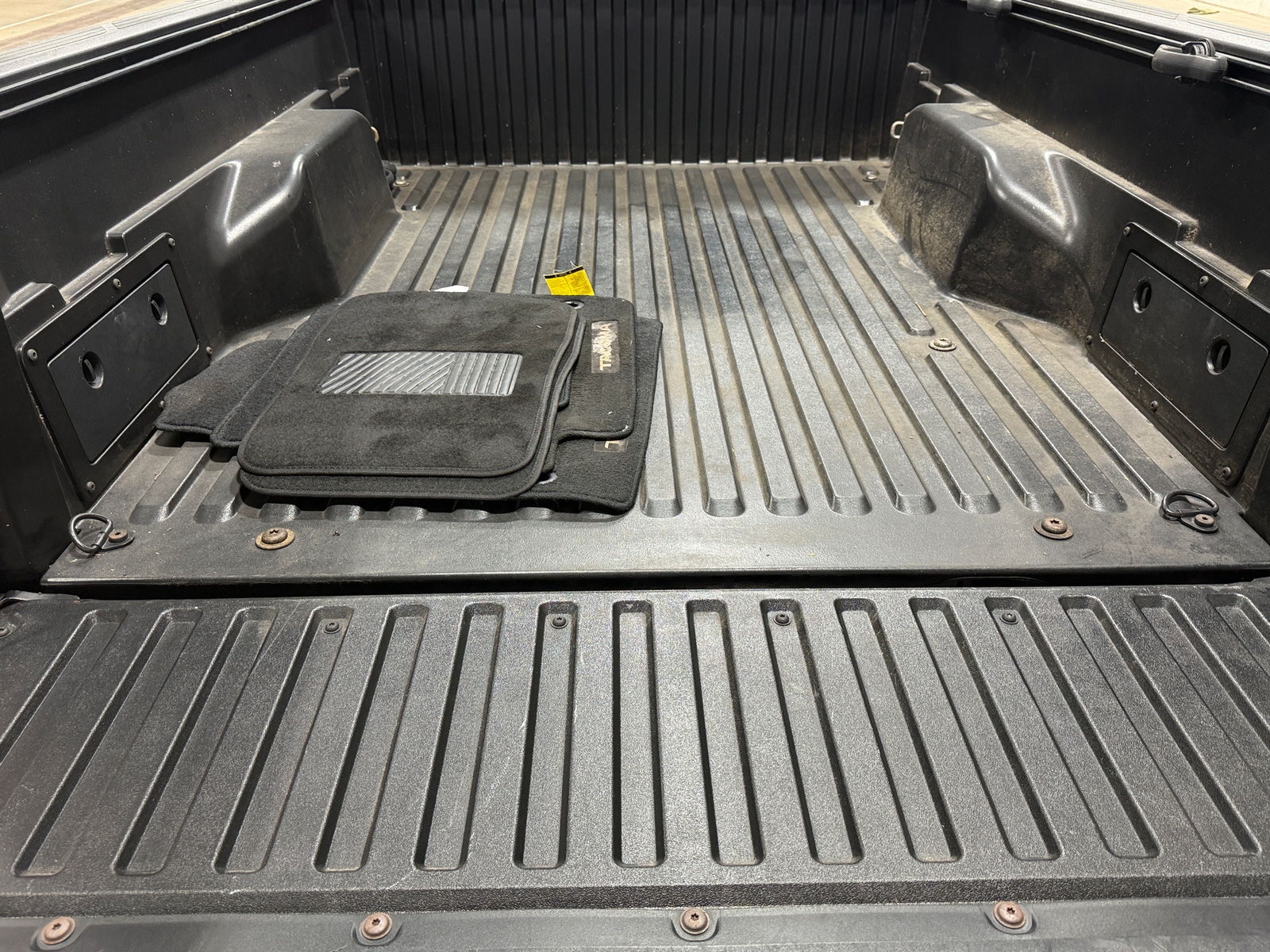 Thumbnail: 2015 Toyota Tacoma - 7