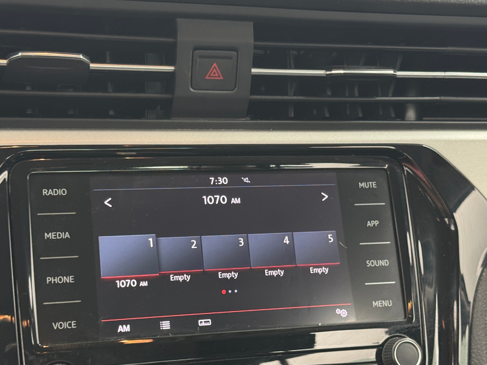 Thumbnail: 2020 Volkswagen Passat - 3