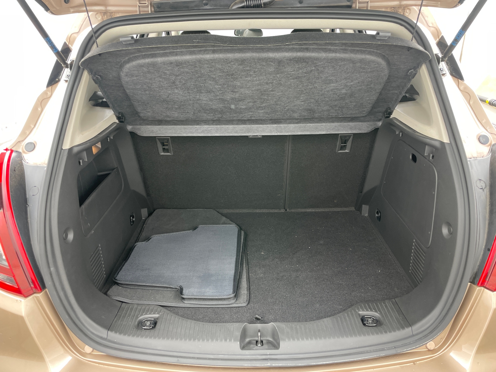 Thumbnail: 2019 Buick Encore - 6