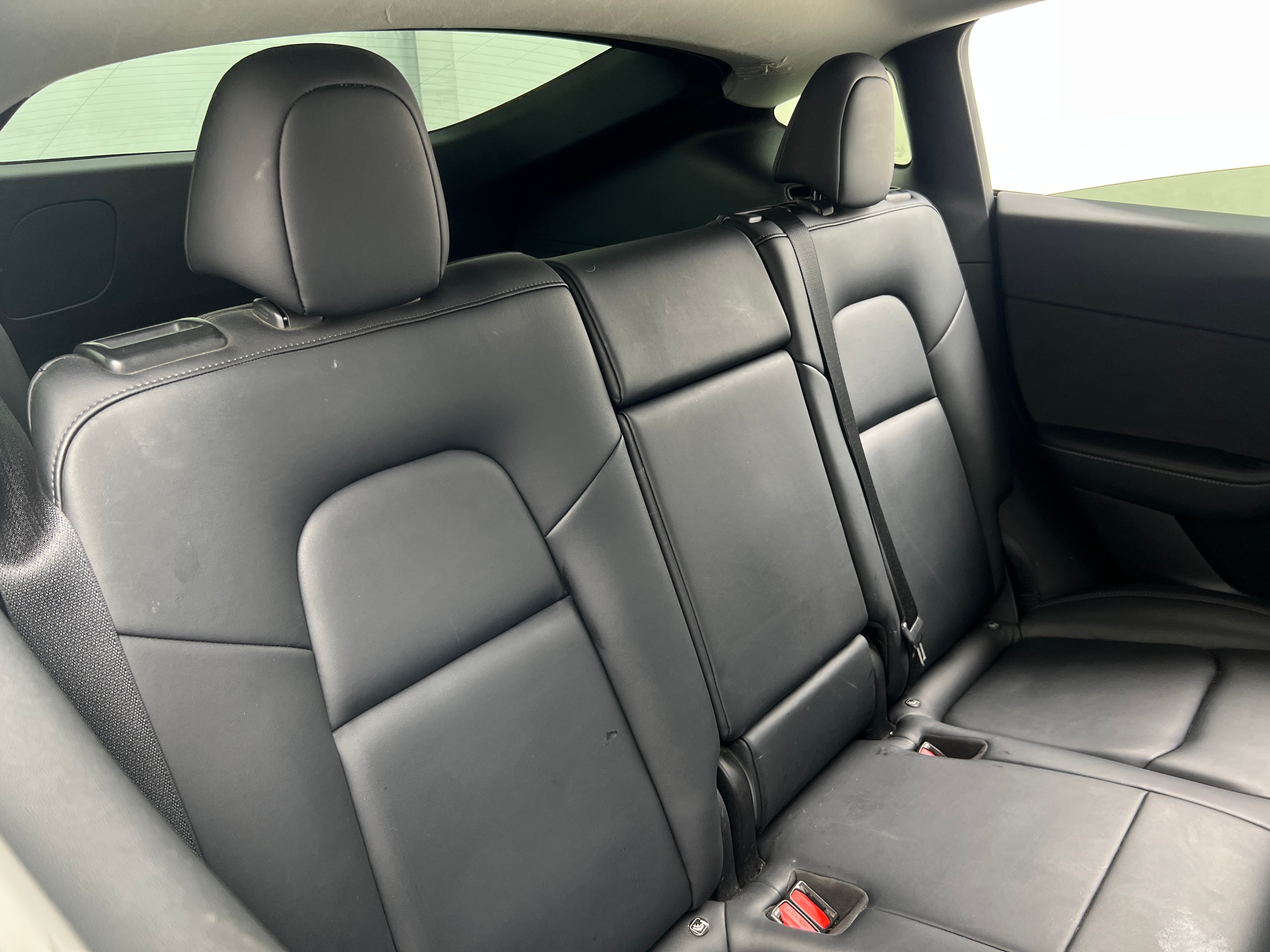 Used 2022 Tesla Model Y Long Range with VIN 7SAYGDEE6NF461791 for sale in Oak Creek, WI