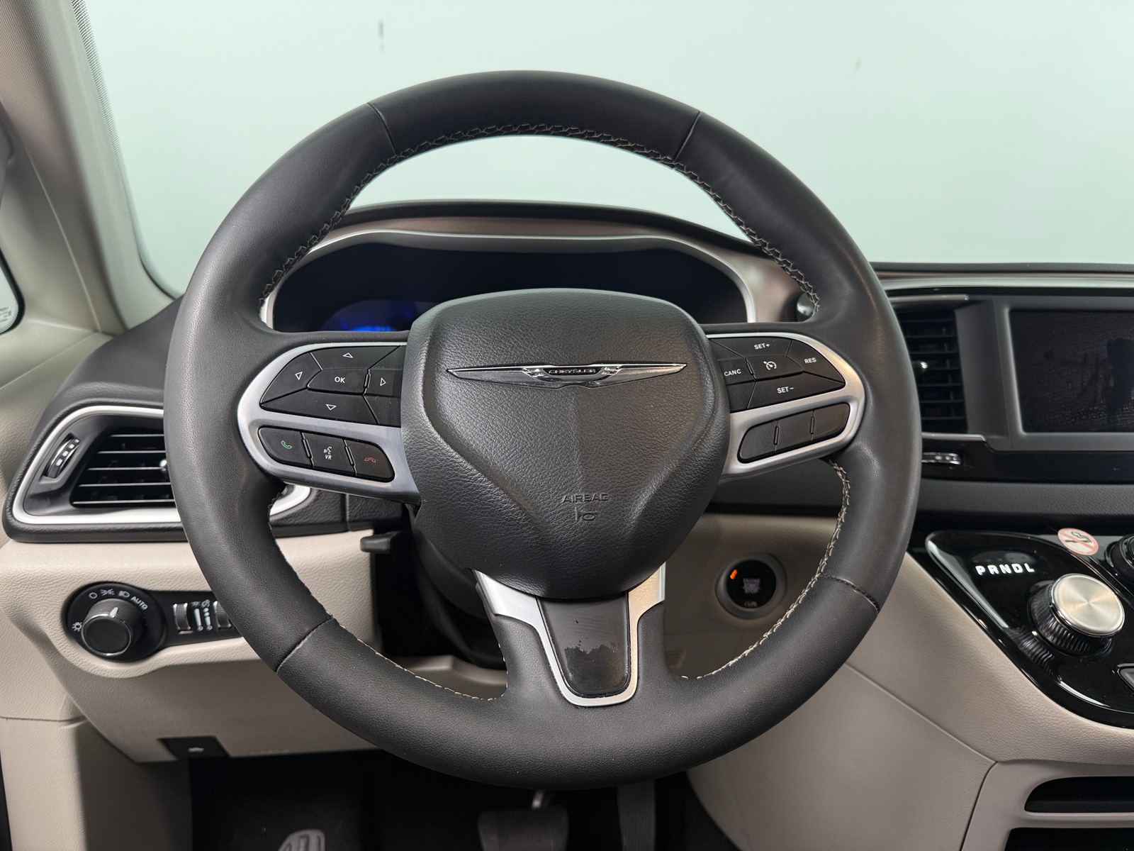 Thumbnail: 2024 Chrysler Voyager - 5