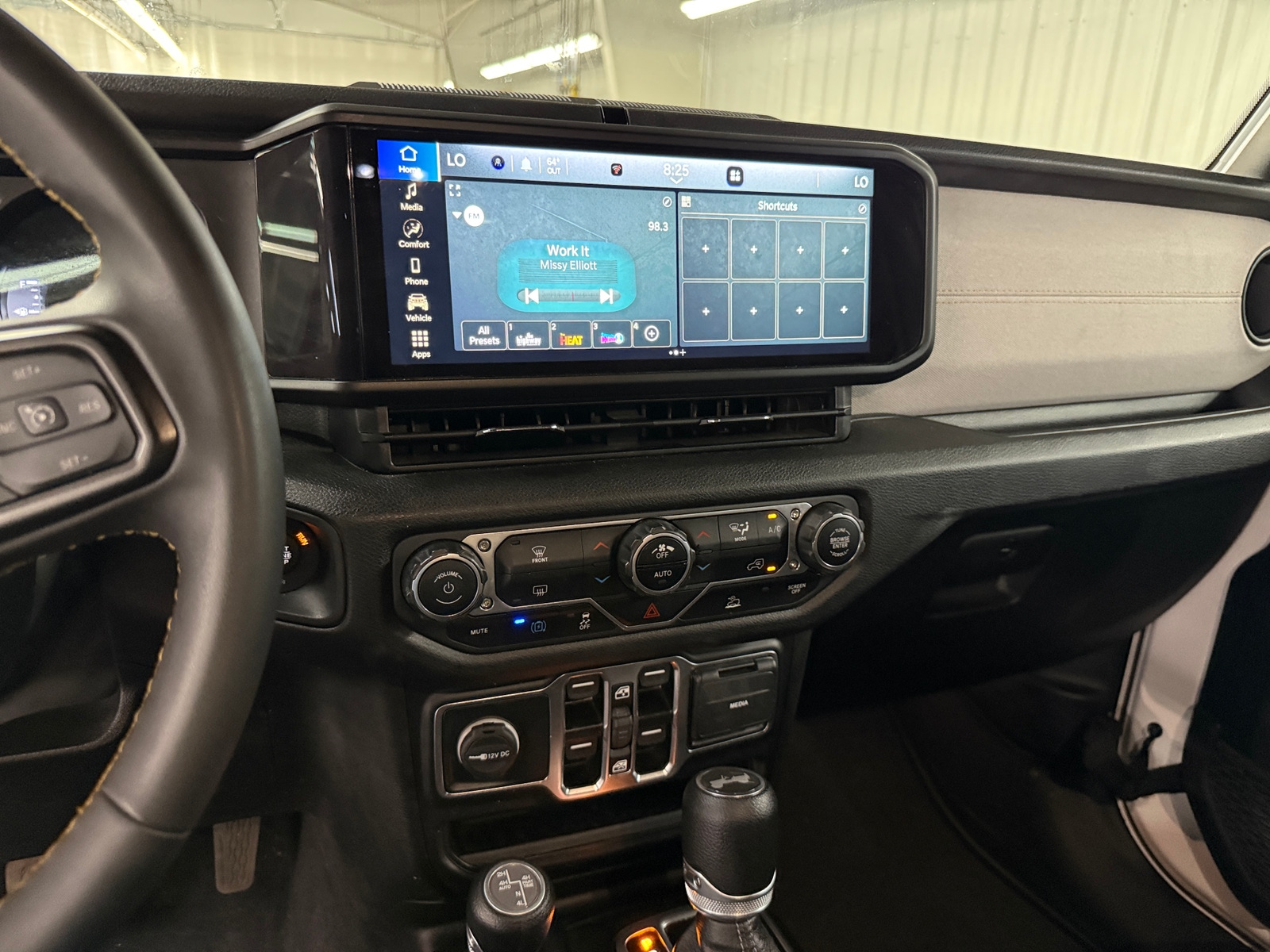 Thumbnail: 2024 Jeep Wrangler - 4