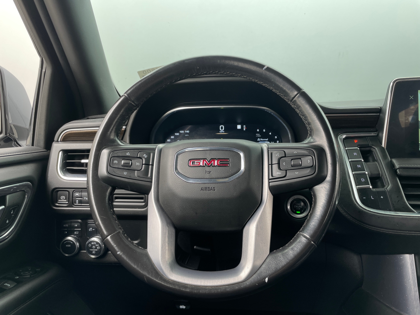 Thumbnail: 2022 GMC Yukon XL - 5