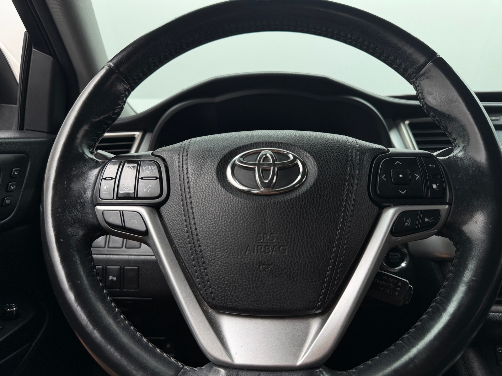 Thumbnail: 2017 Toyota Highlander - 4