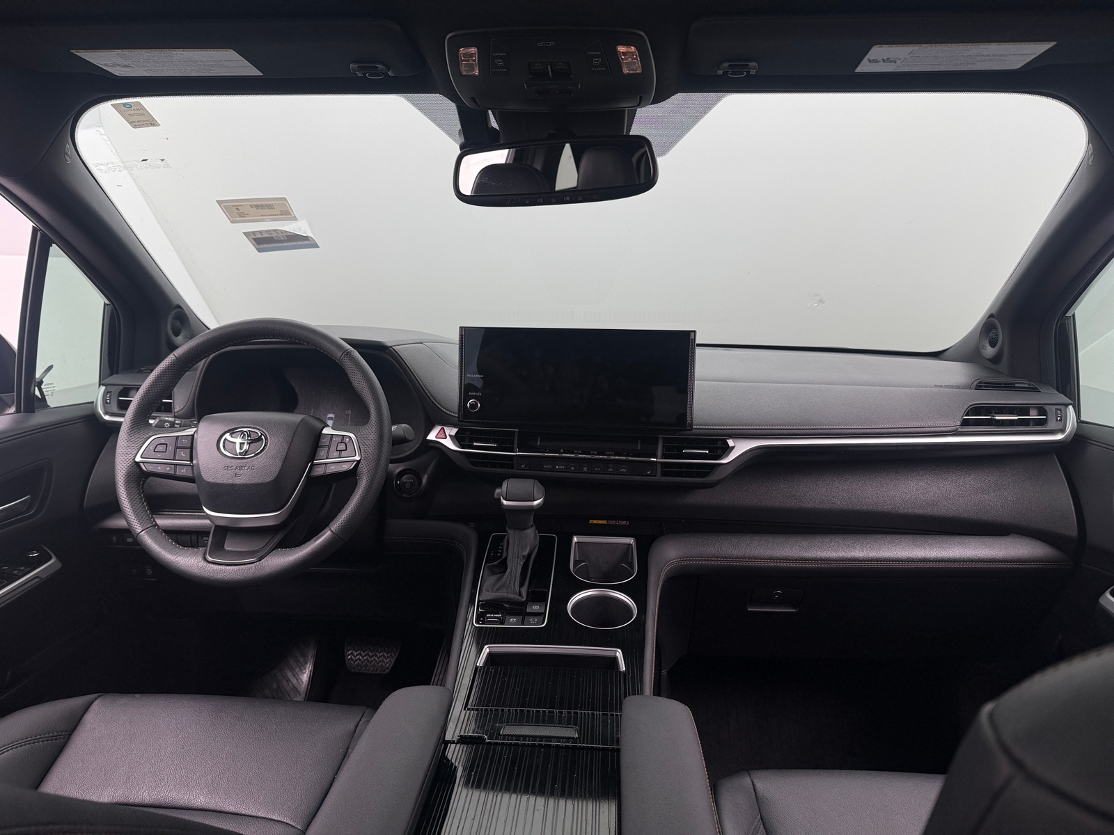 Thumbnail: 2025 Toyota Sienna - 2