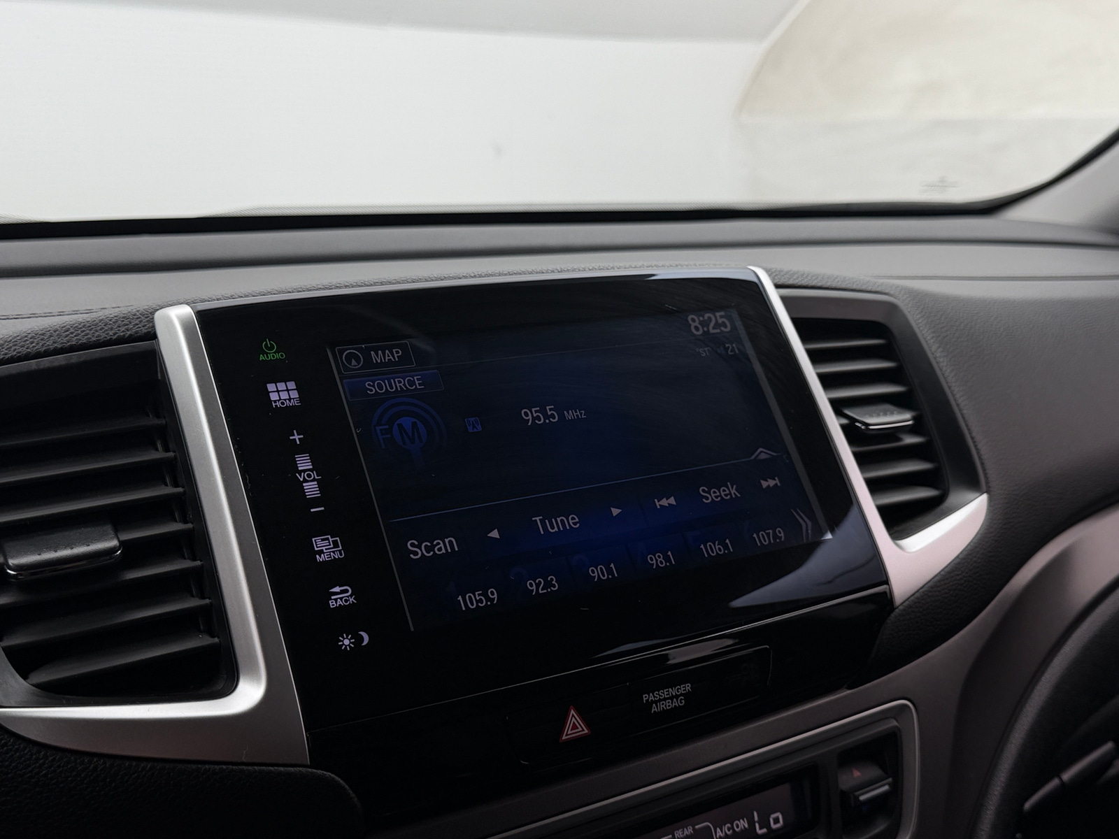 Thumbnail: 2016 Honda Pilot - 3