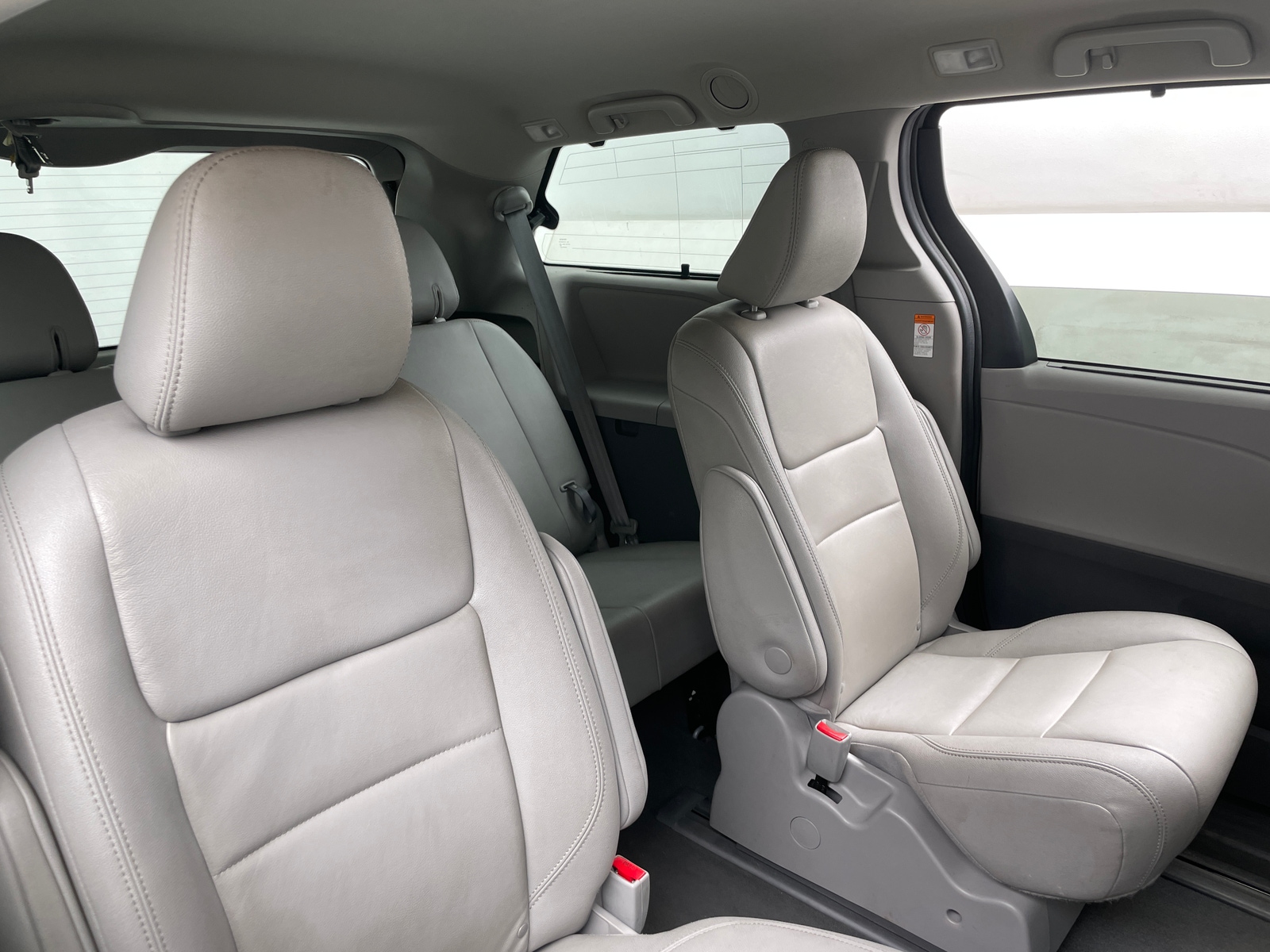 Thumbnail: 2020 Toyota Sienna - 5