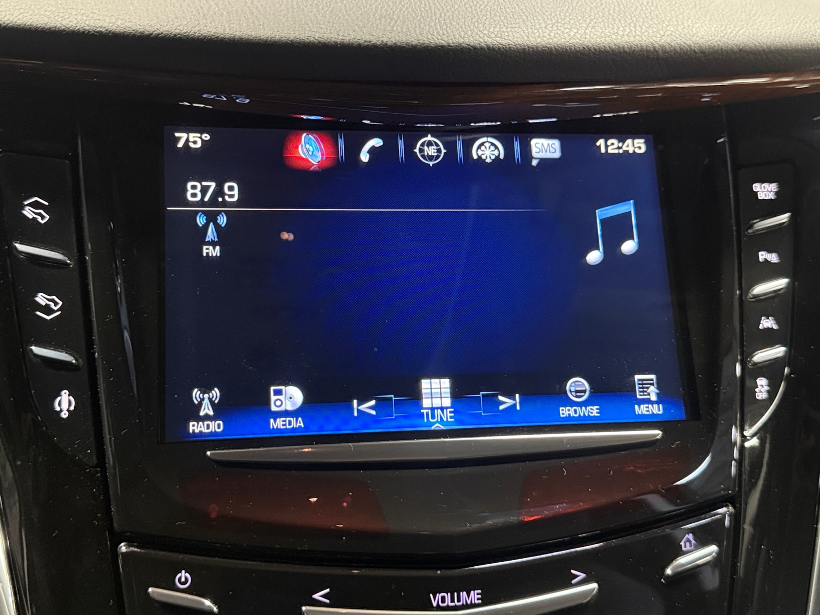 Thumbnail: 2016 Cadillac Escalade - 3