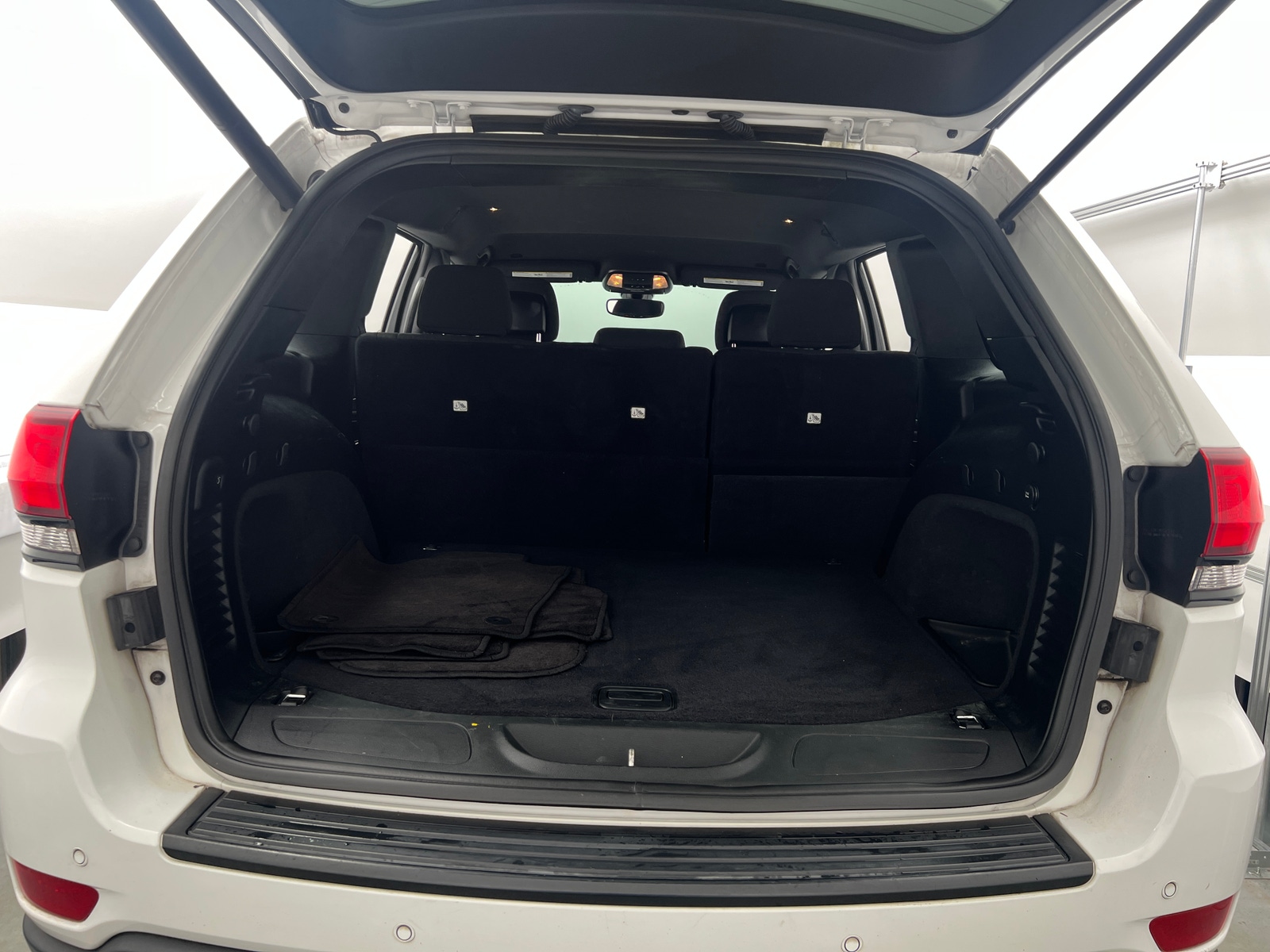 Thumbnail: 2018 Jeep Grand Cherokee - 7