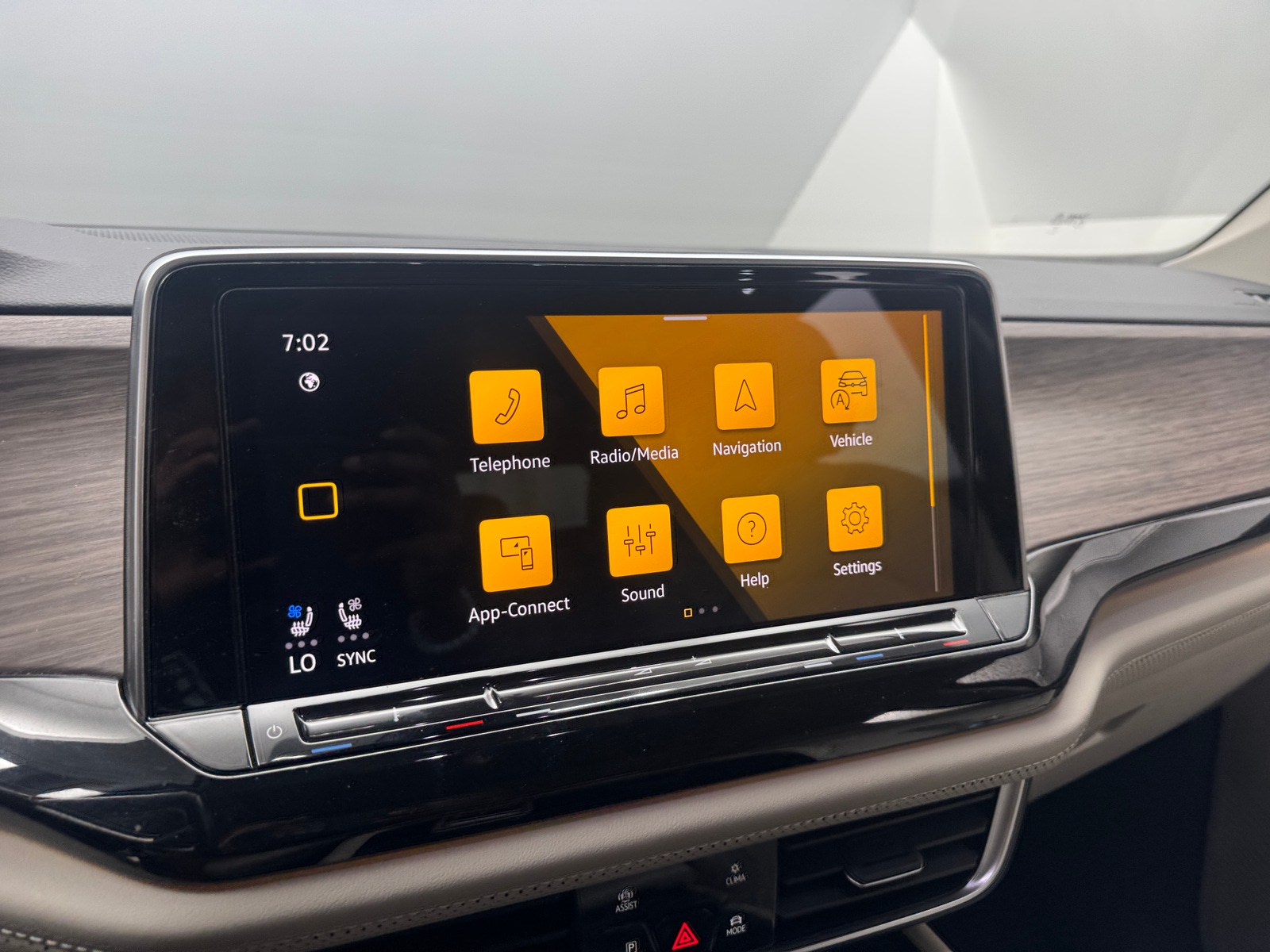 Thumbnail: 2024 Volkswagen Atlas - 3