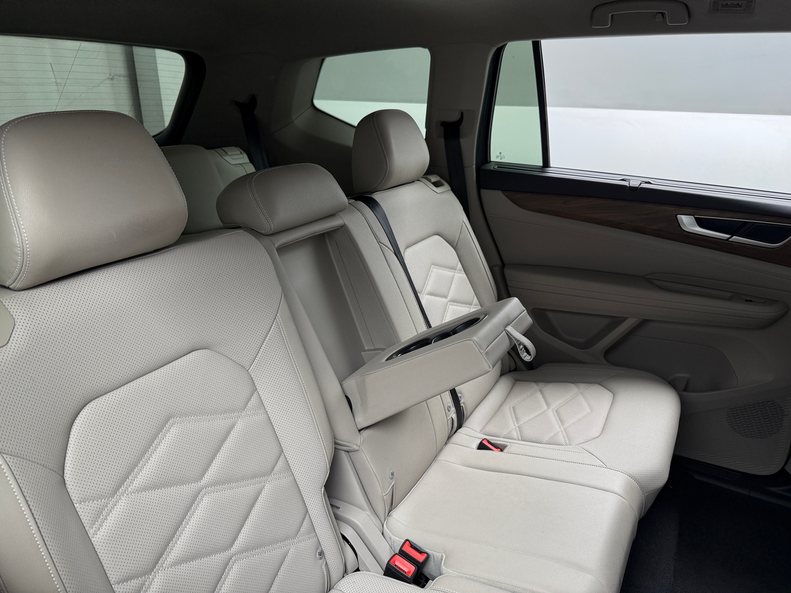 Thumbnail: 2026 Volkswagen Atlas - 6