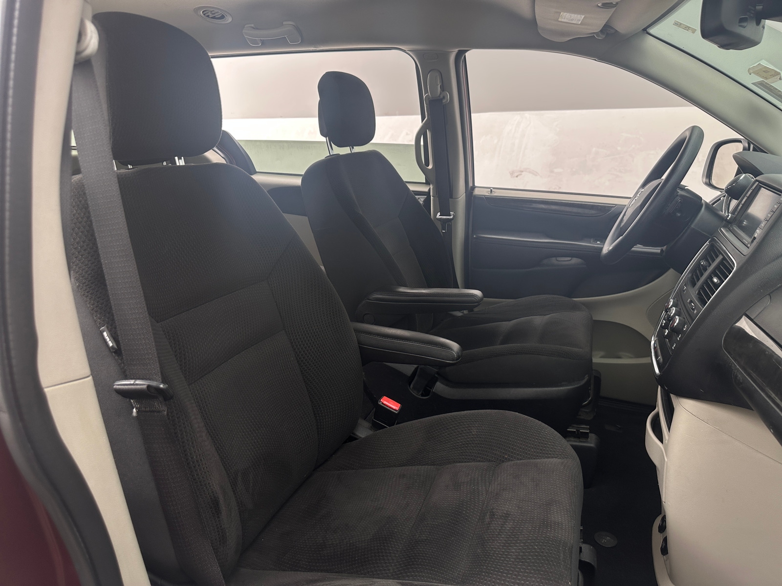 Thumbnail: 2018 Dodge Grand Caravan - 2